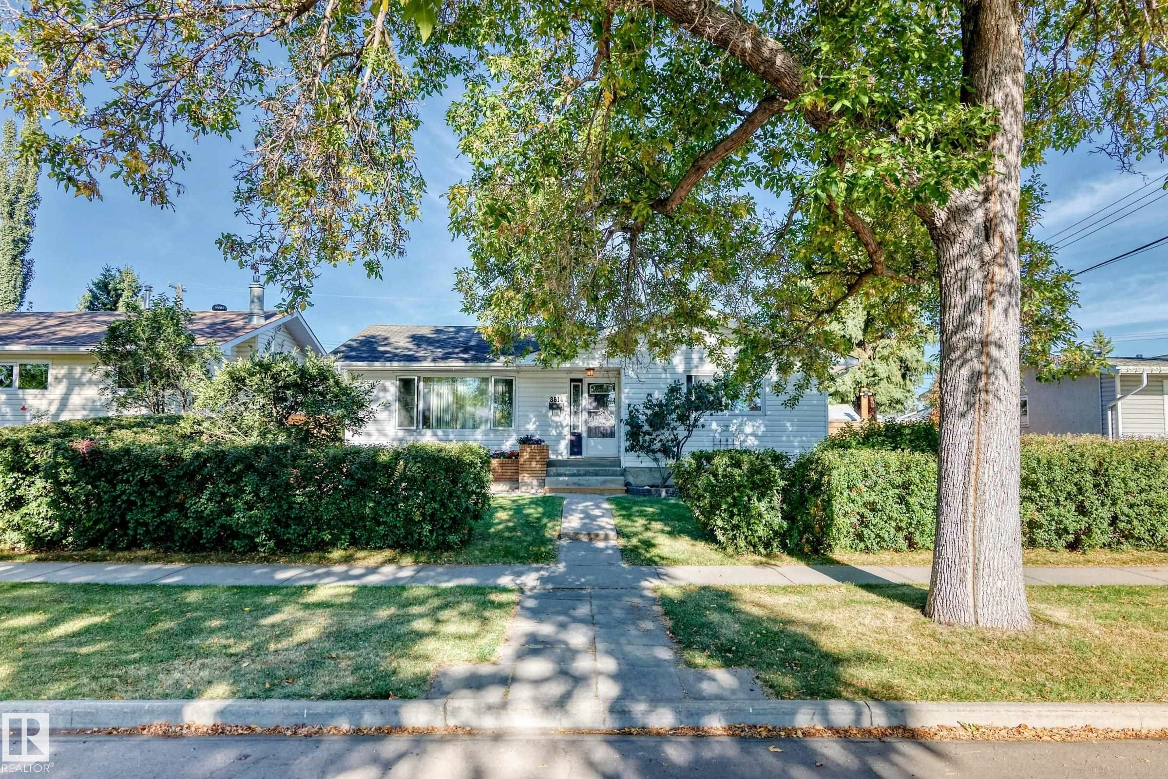 8814 160 Street, Edmonton, AB, T5R 2H7
