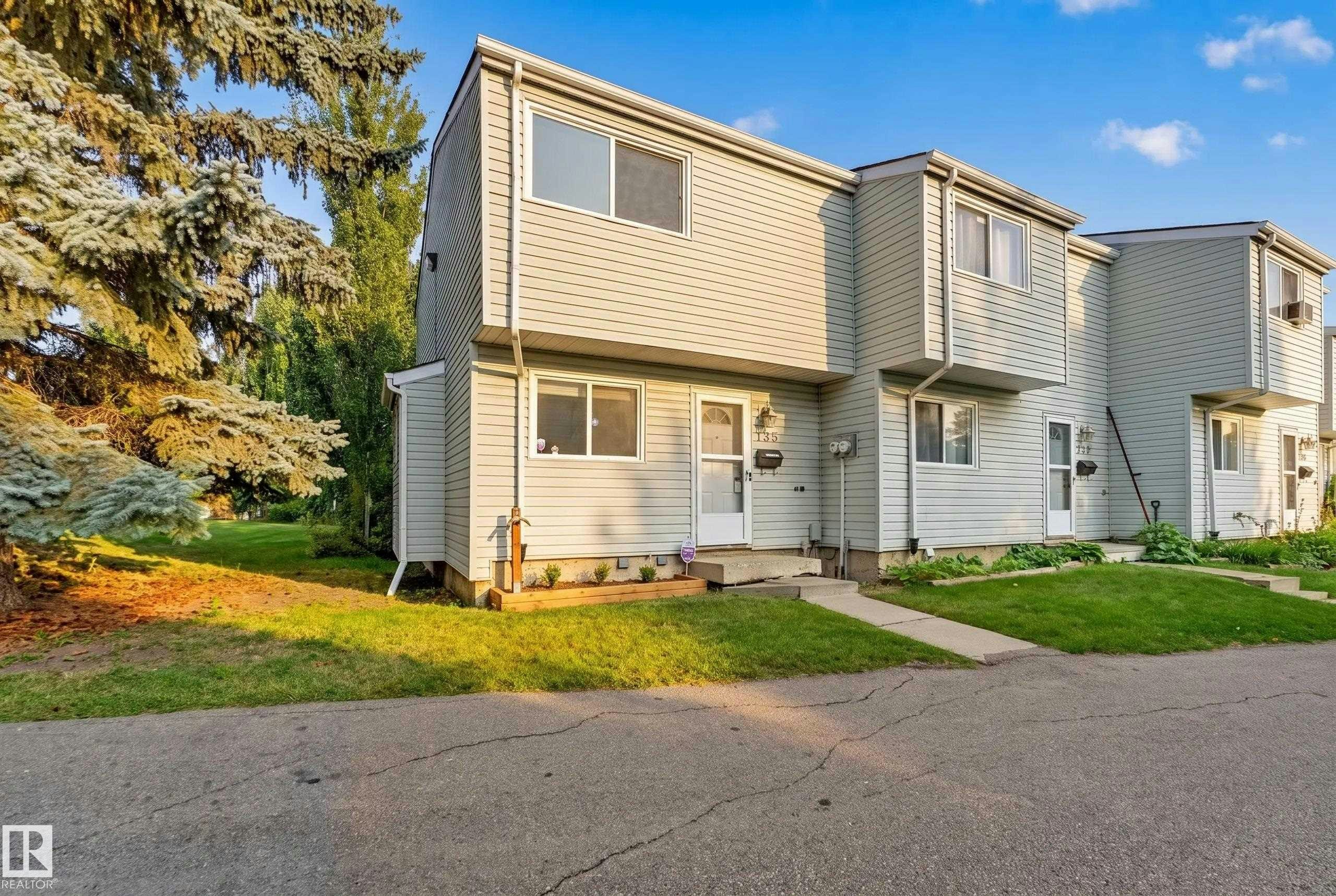 138 Dickinsfield Crest, Edmonton, AB, T5E 5V8