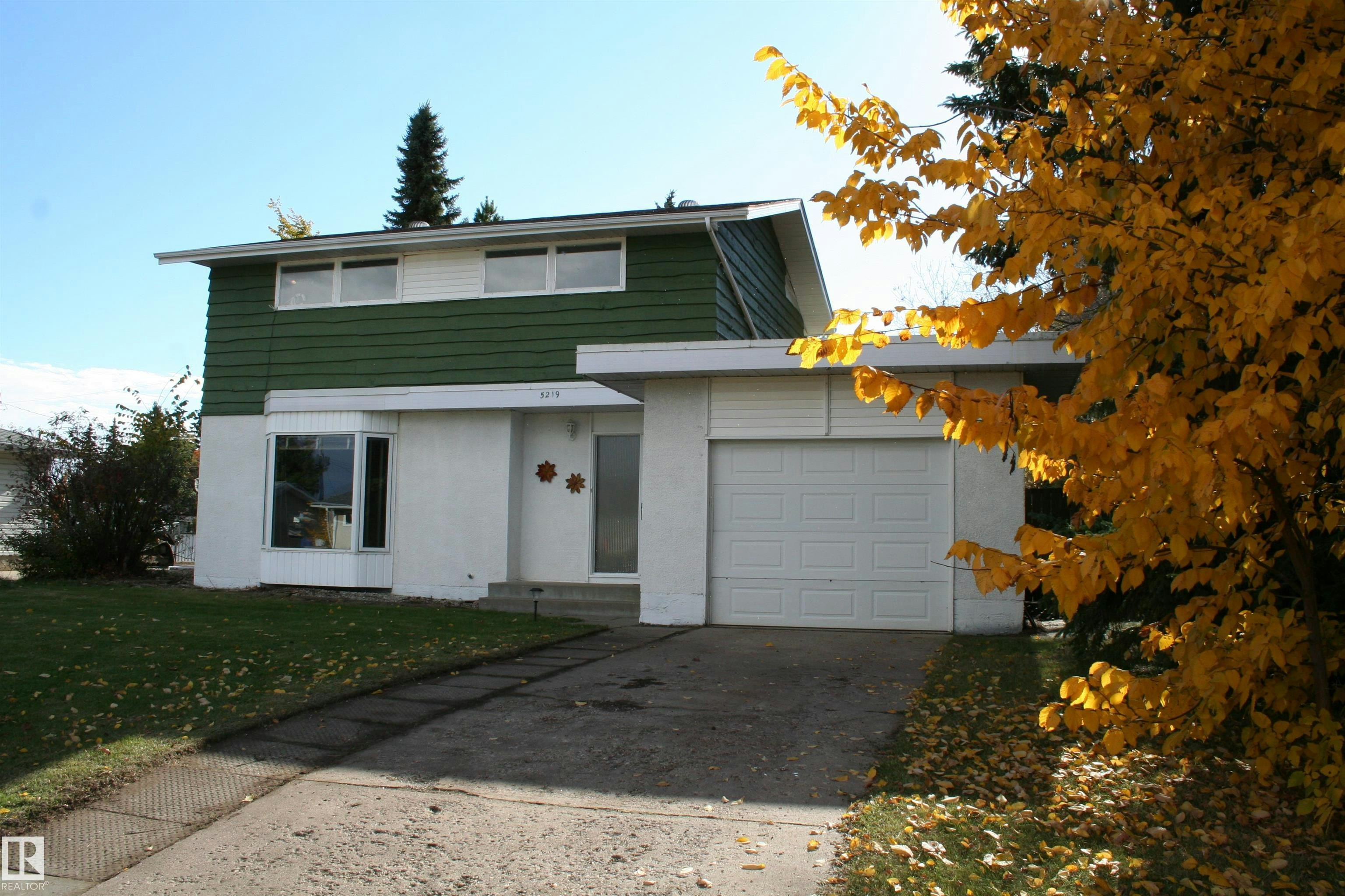 5219 57 Avenue, Viking, AB, T0B 4N0