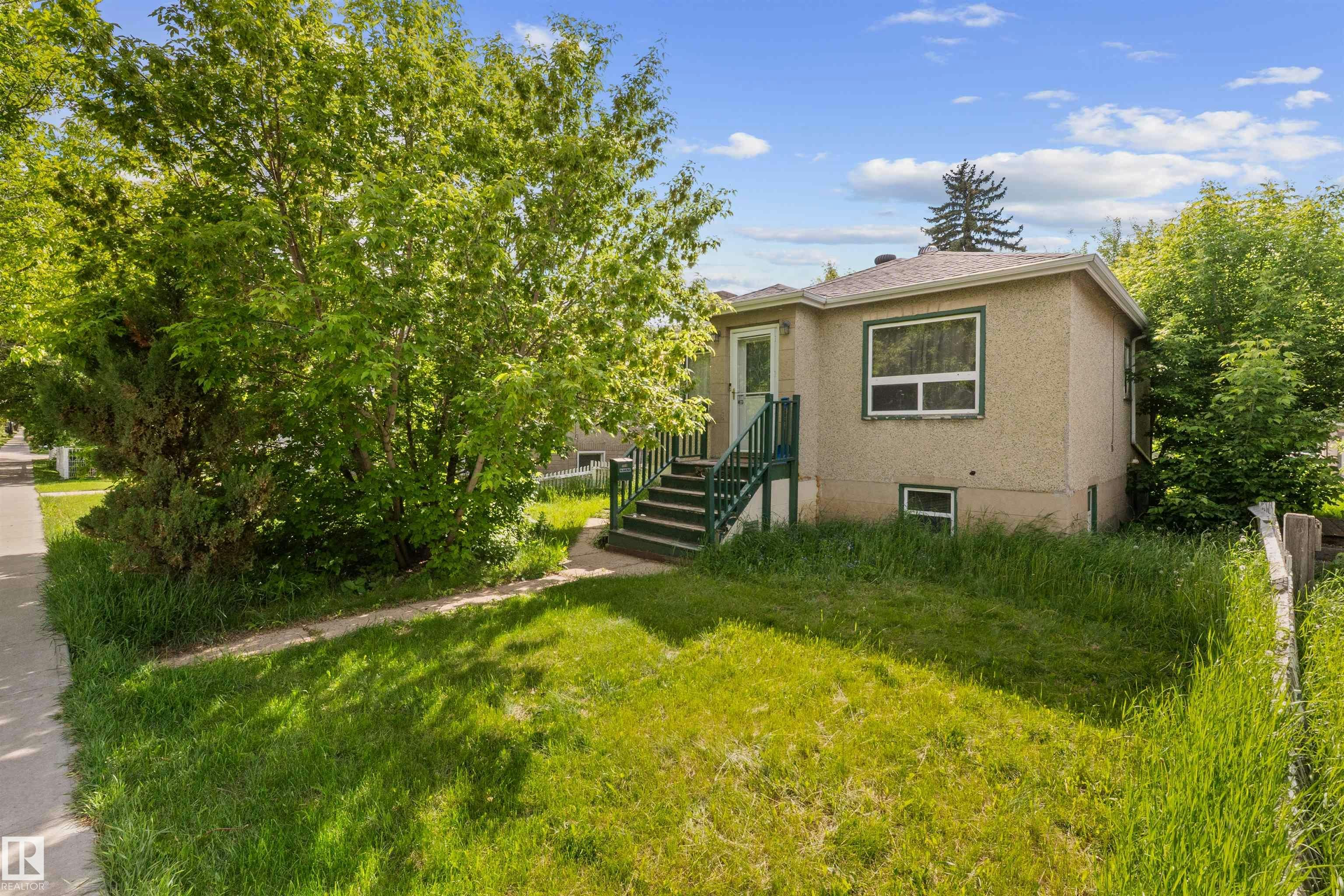 7516 106 Street NW, Edmonton, AB, T6E 4W2