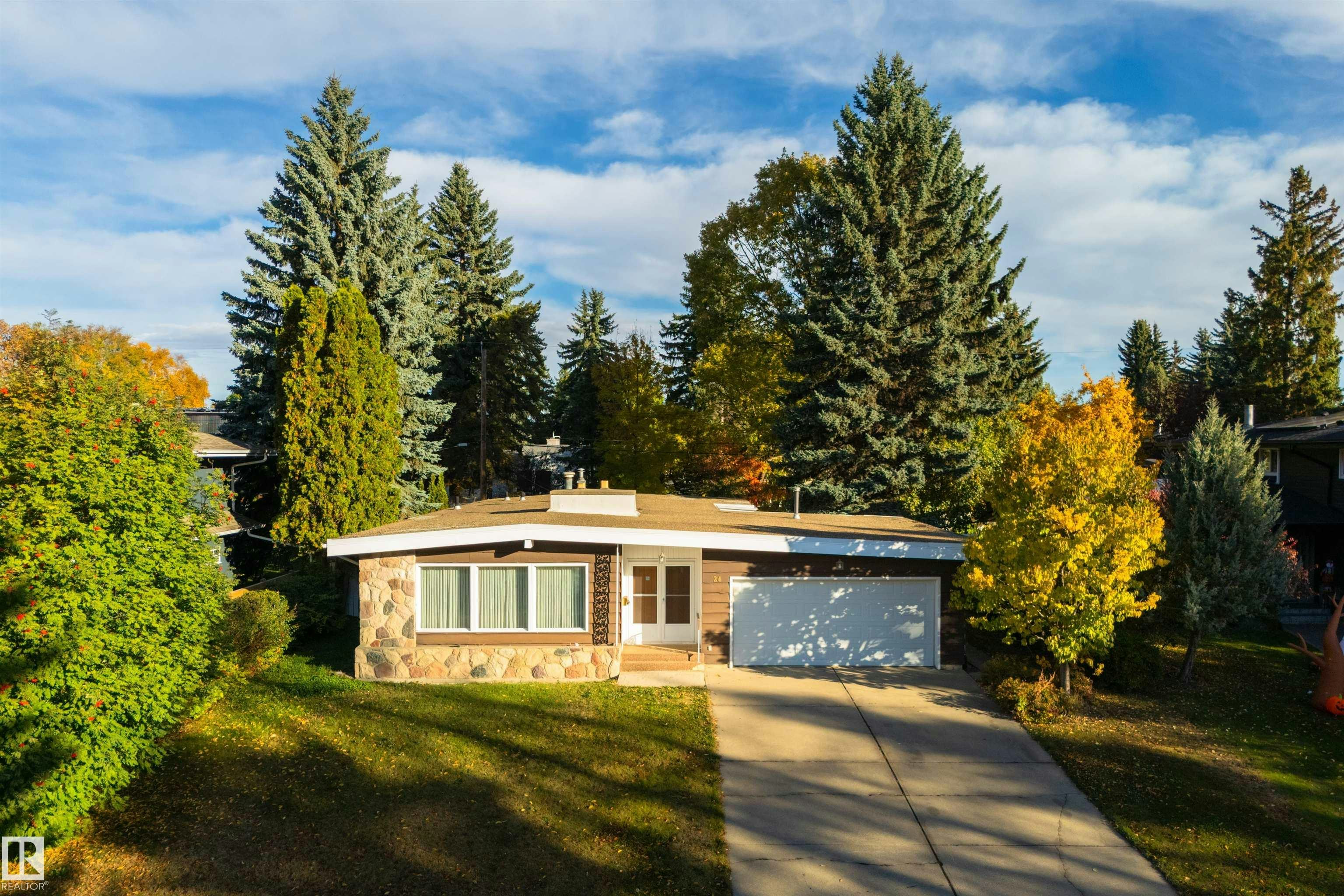 24 Valleyview Crescent, Edmonton, AB, T5R 5S4
