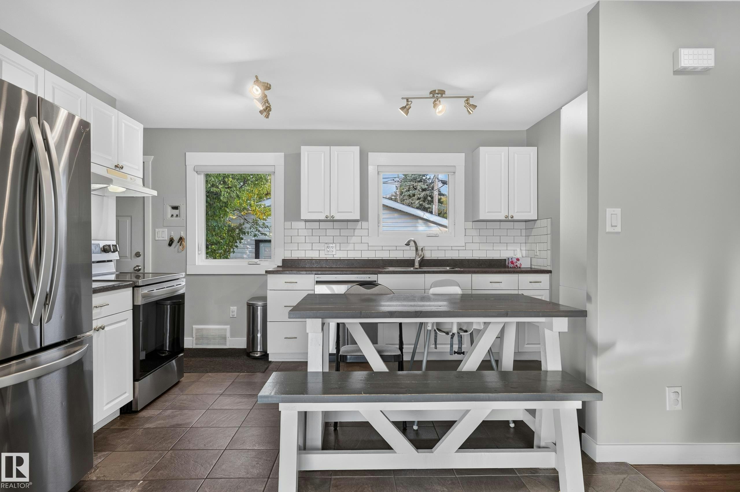 9612 163 Street, Edmonton, AB, T5P 3M8