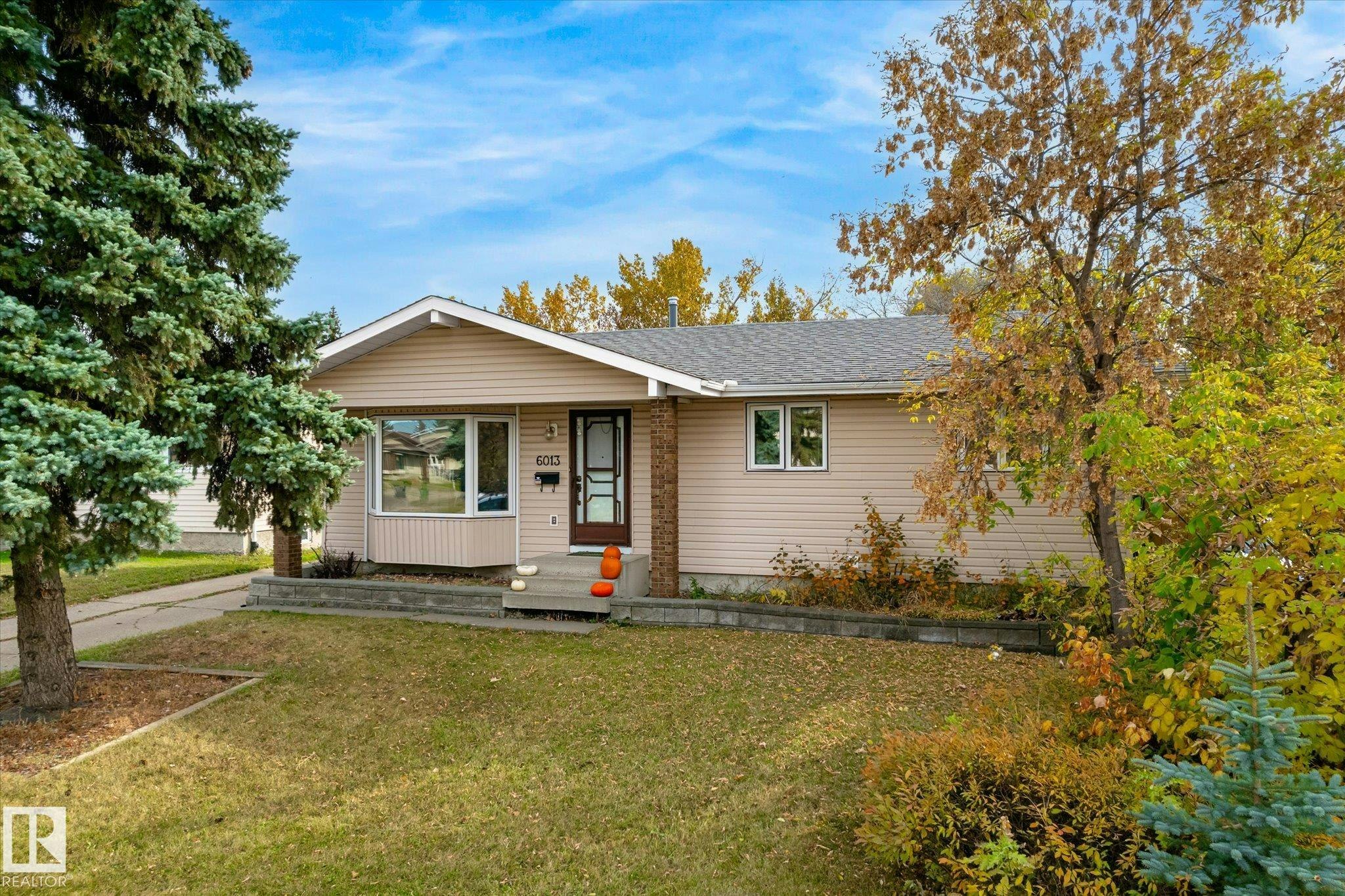 6013 34a Avenue, Edmonton, AB, T6L 1C9