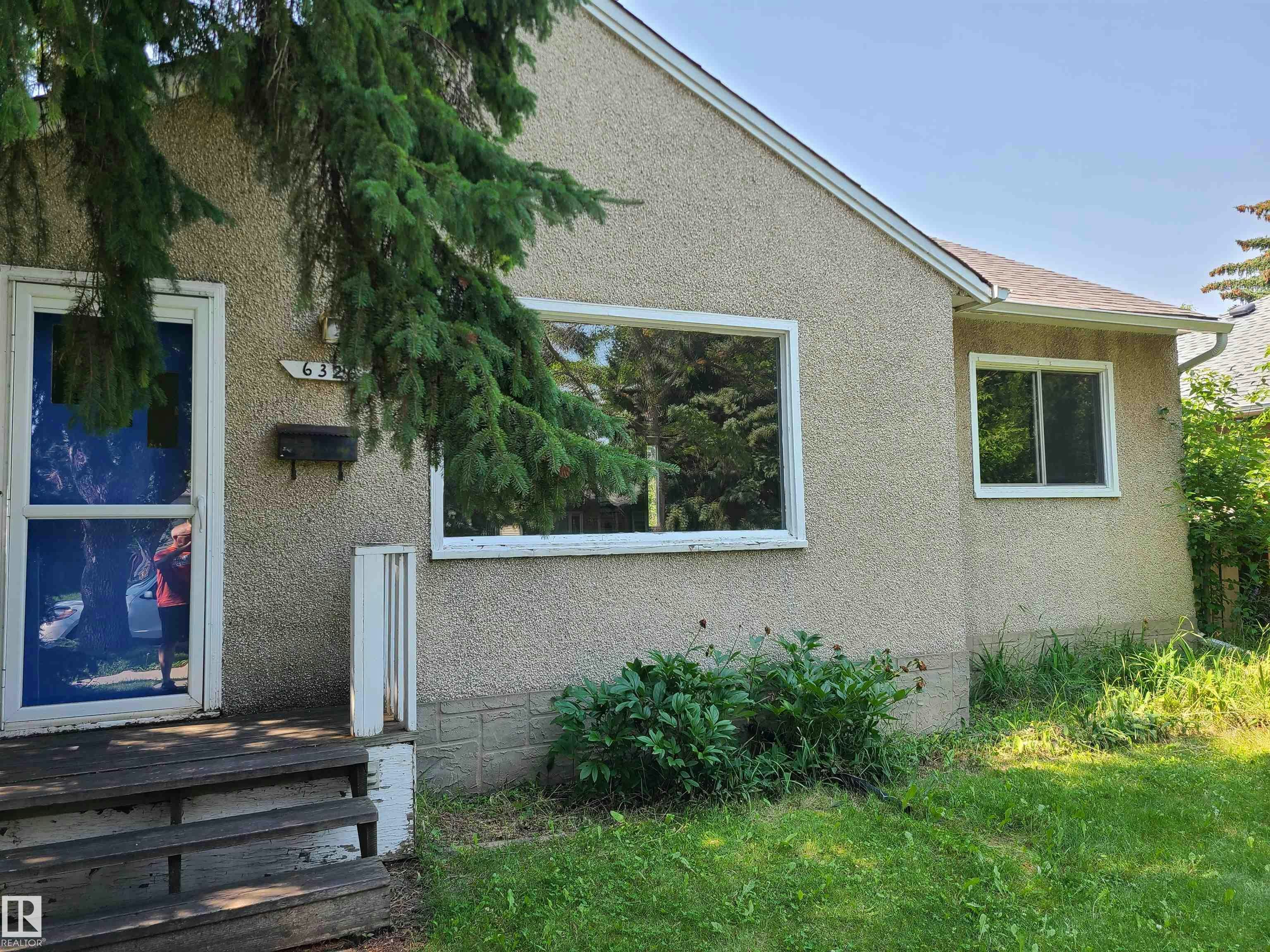 6326 109a Street, Edmonton, AB, T6H 3C7
