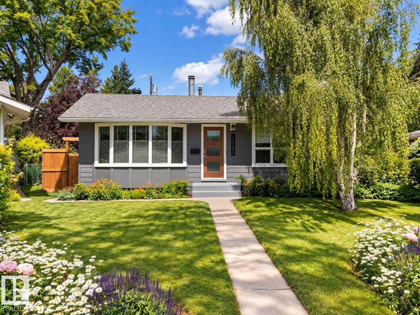 15256 86 Avenue, Edmonton, AB, T5R 4C3