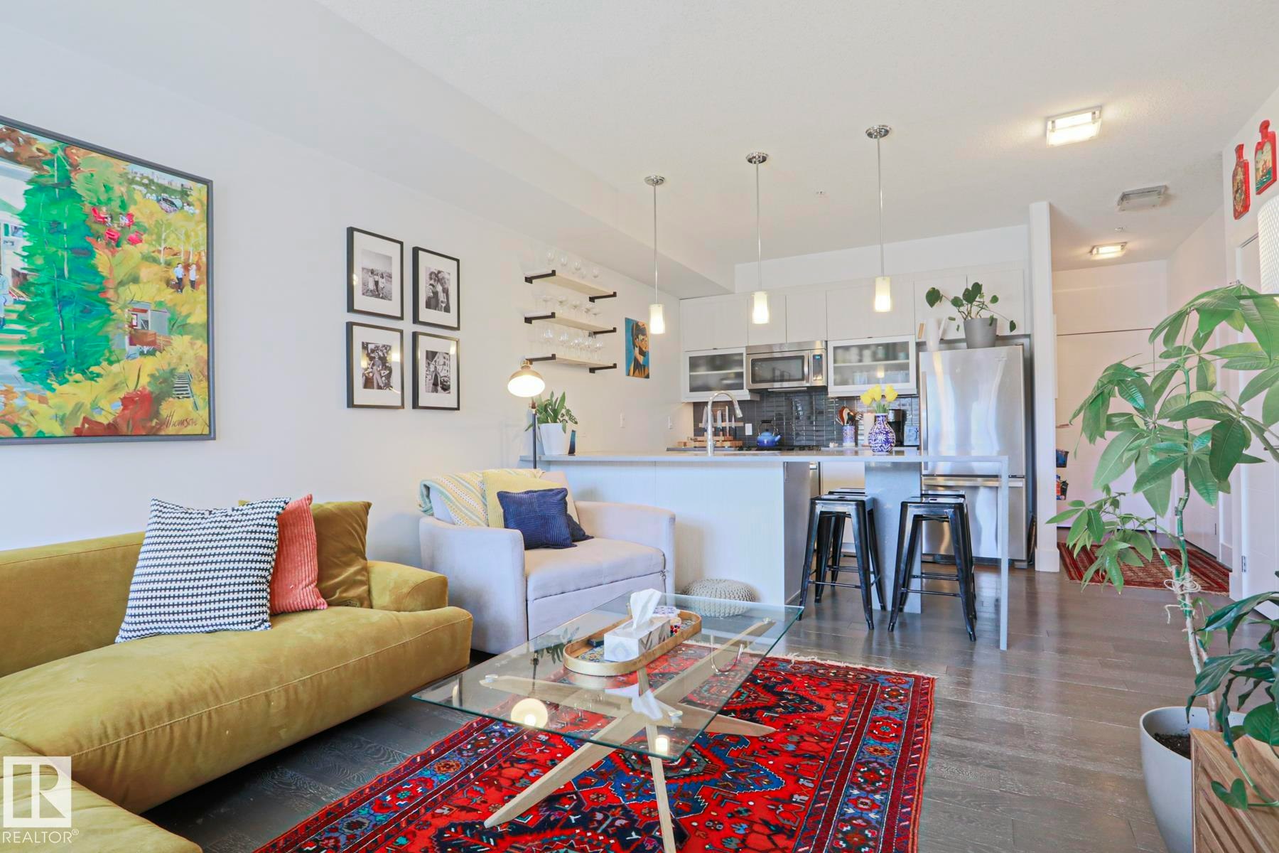 10030 83 Avenue, Edmonton, AB, T6E 2C2