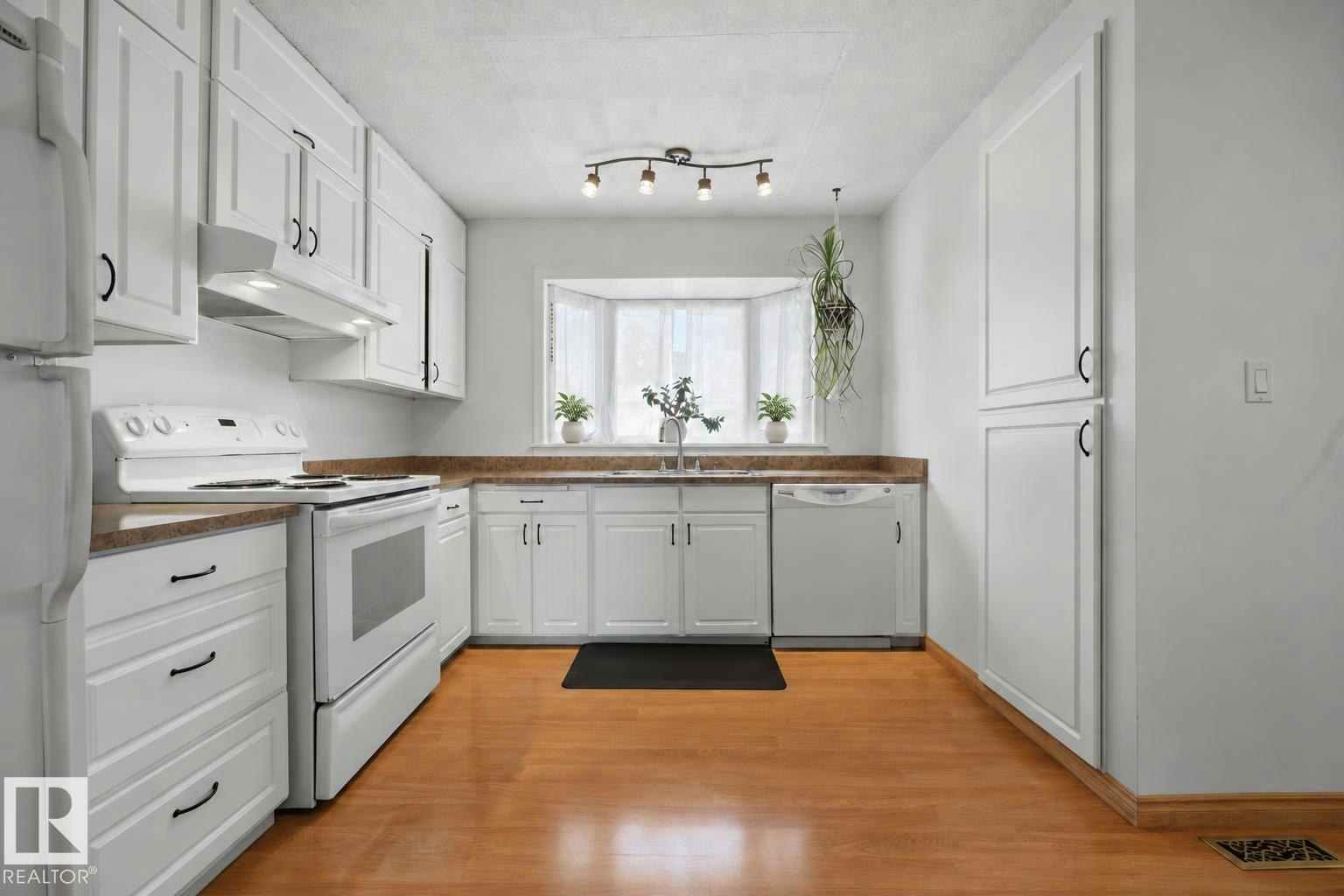 14612 117a Street, Edmonton, AB, T5X 1K2