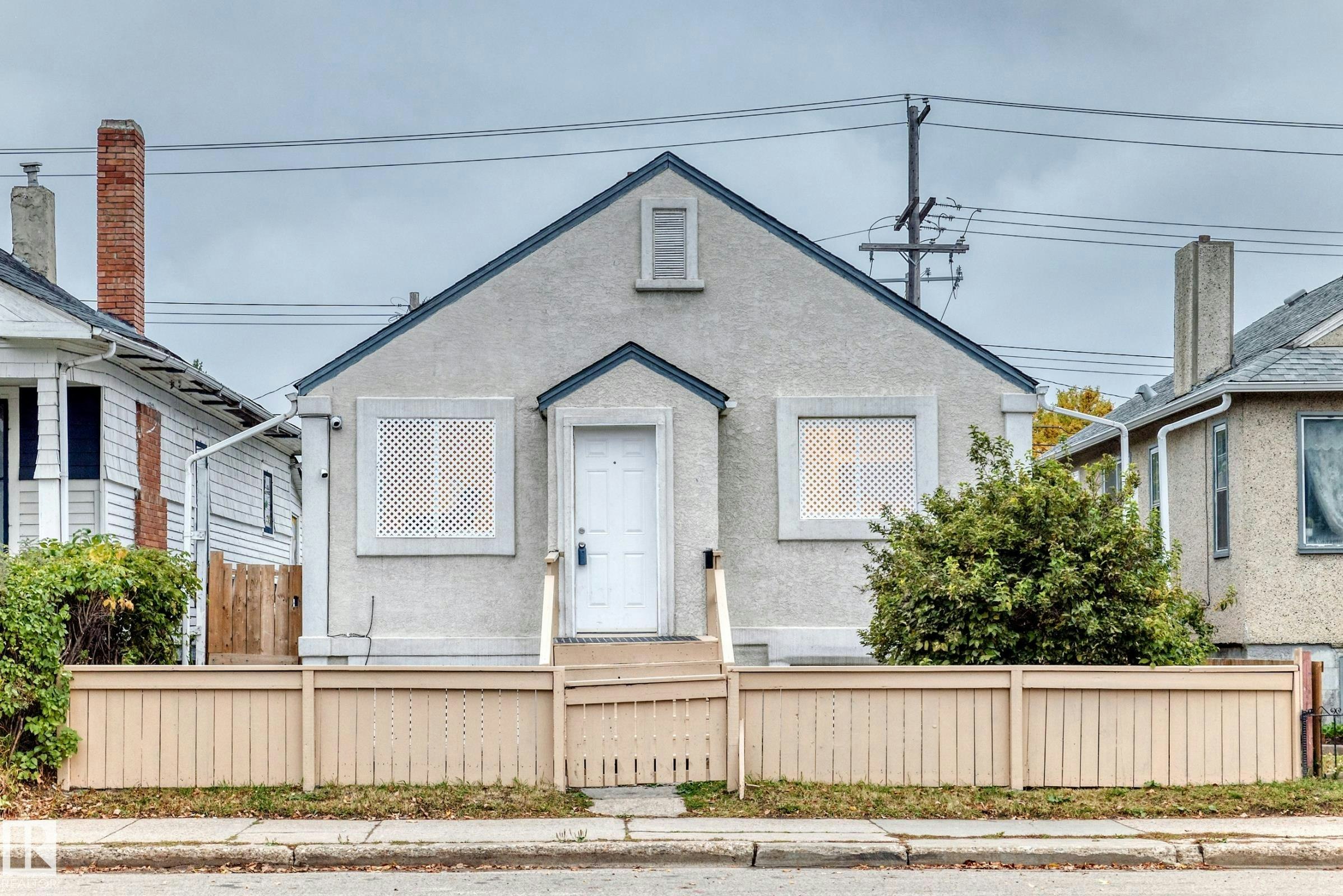 11014 95 Street, Edmonton, AB, T5H 2E8