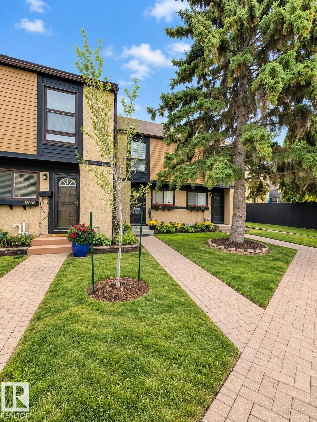12034 25 Ave, Edmonton, AB, T6J 4L3