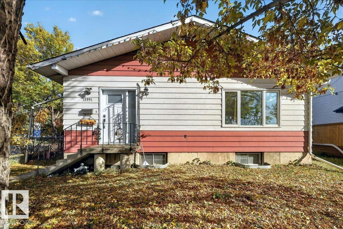 12331 107 Street, Edmonton, AB, T5G 2T1