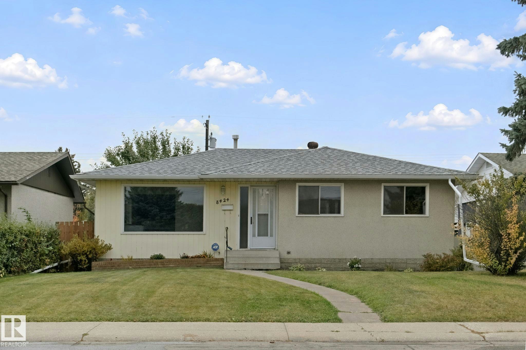 8424 70 Street, Edmonton, AB, T6B 1W5