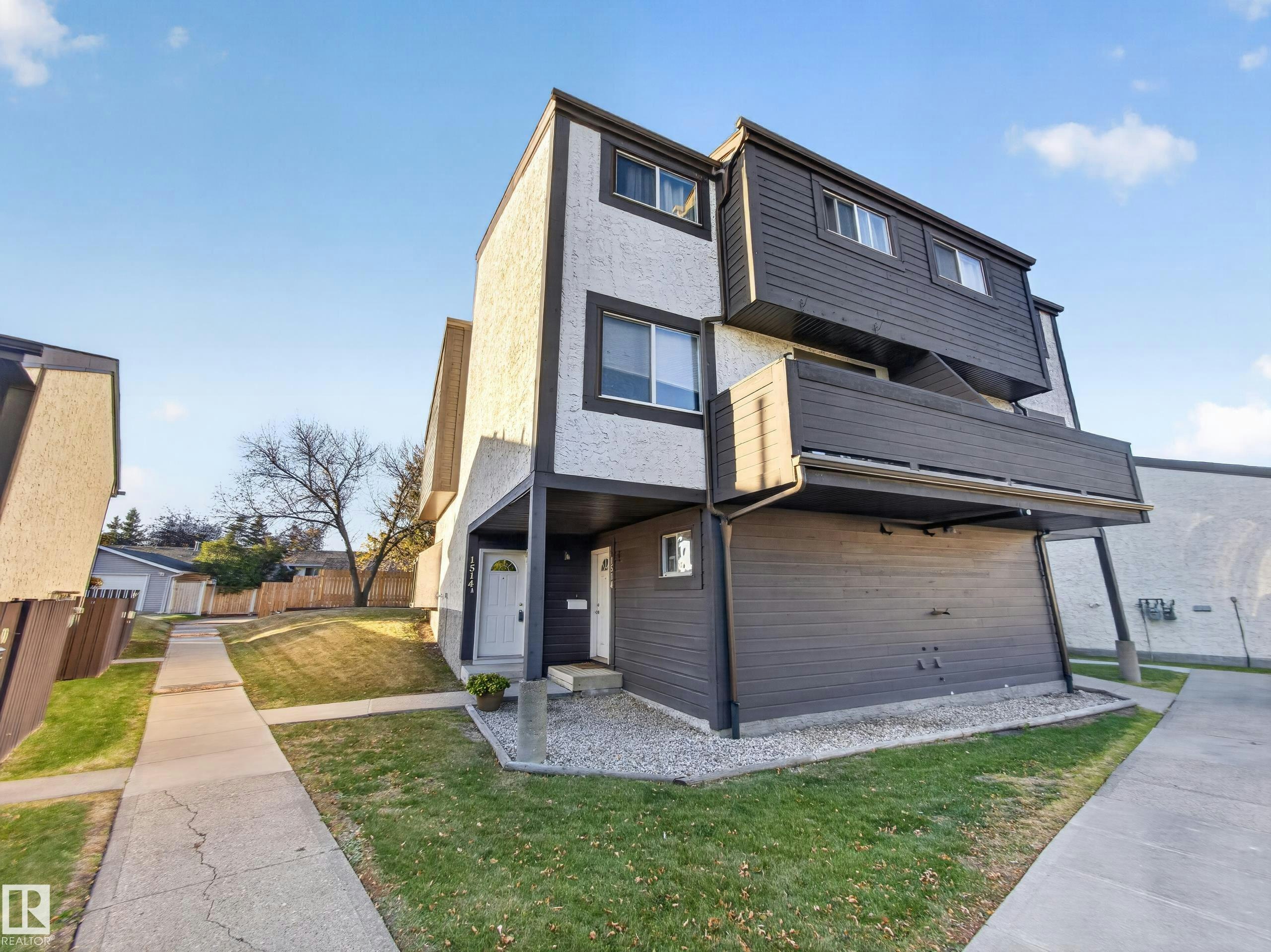 1514A 69 Street, Edmonton, AB, T6K 3R3