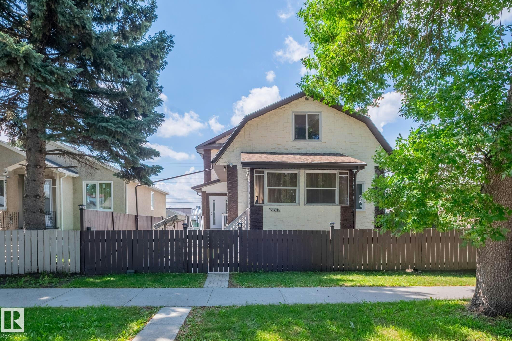 11916 71 Street, Edmonton, AB, T5B 1W7