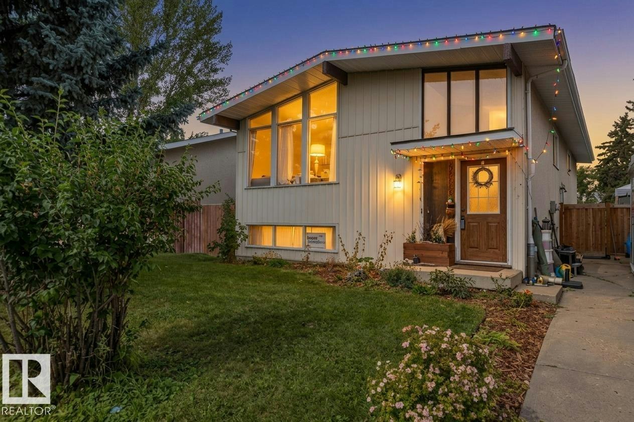 8808 43 Avenue, Edmonton, AB, T6K 1A7