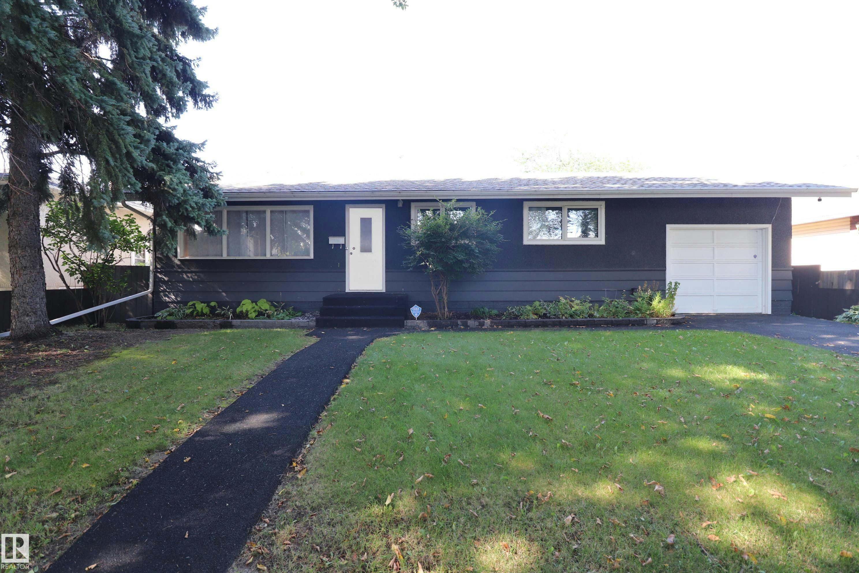 11926 55 Street, Edmonton, AB, T5W 3R1