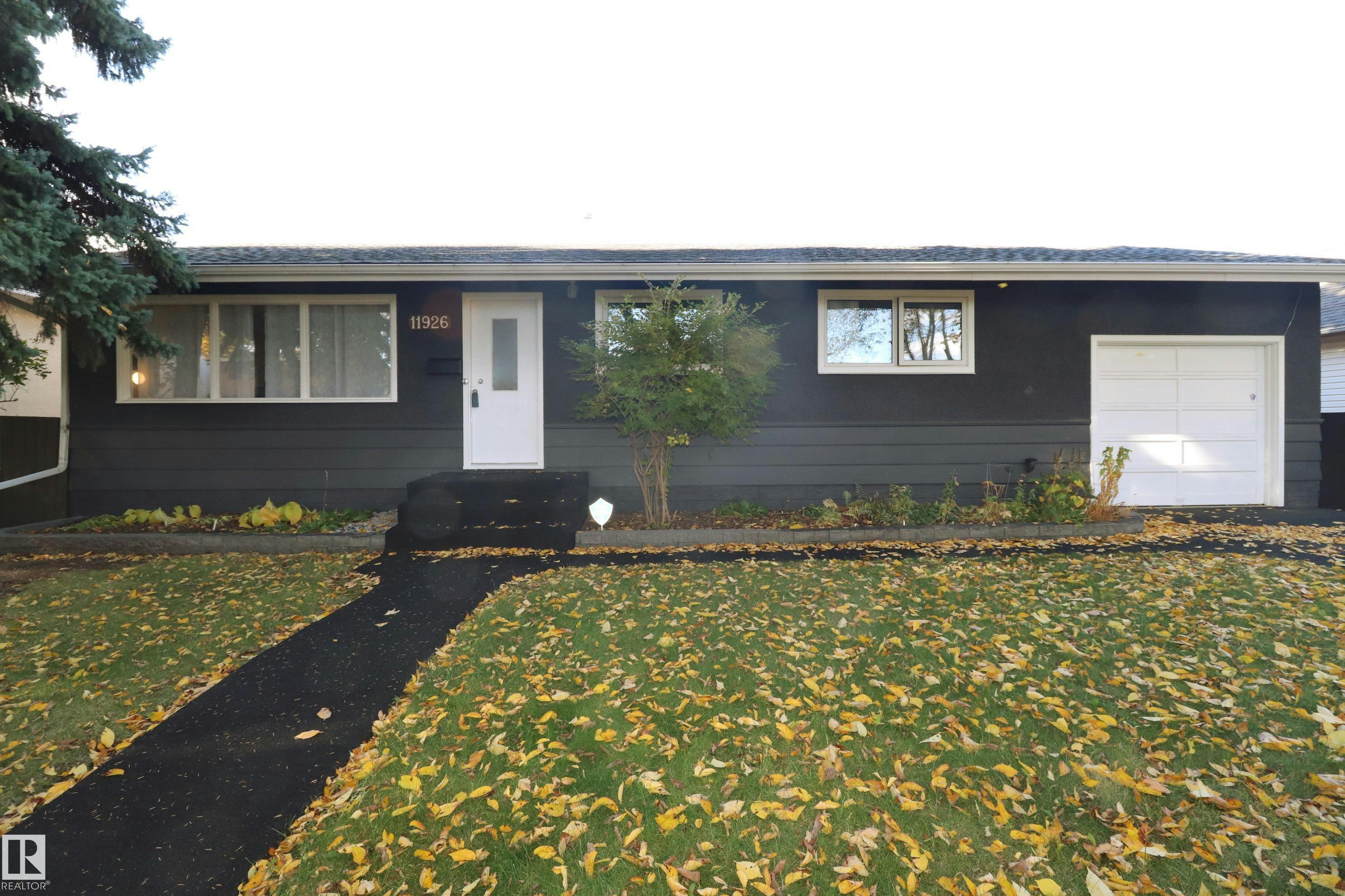 11926 55 Street, Edmonton, AB, T5W 3R1