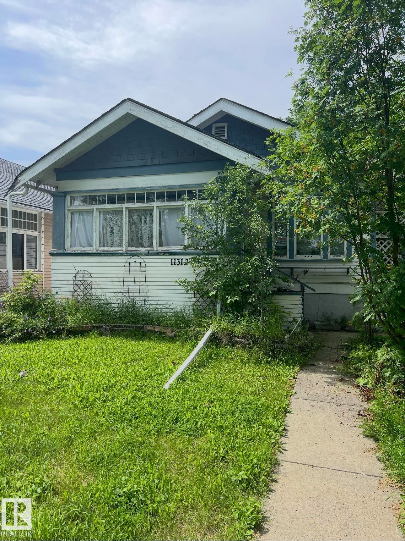 11312 97 Street, Edmonton, AB, T5G 1X4