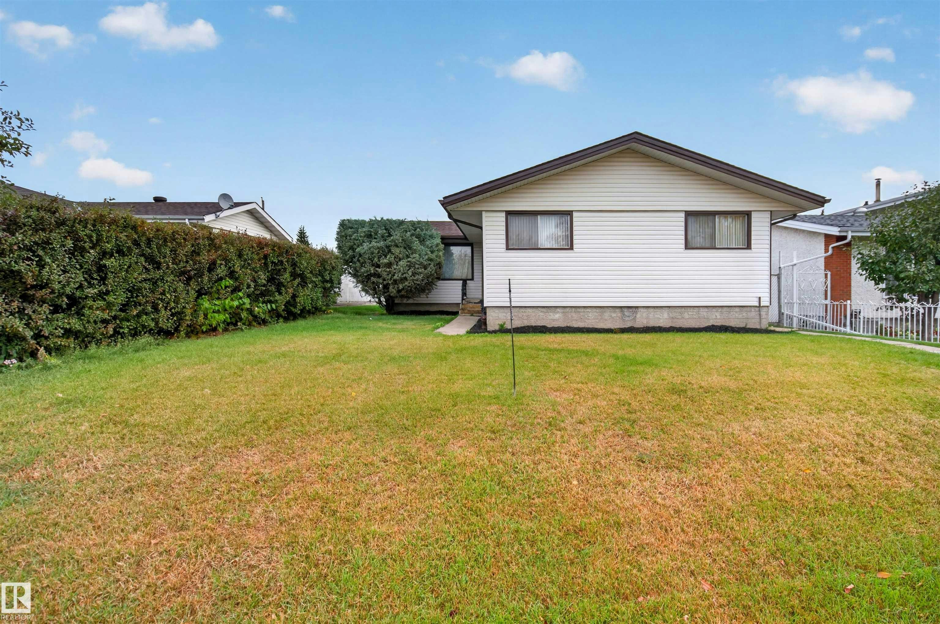 8628 135 Avenue, Edmonton, AB, T5E 1N2