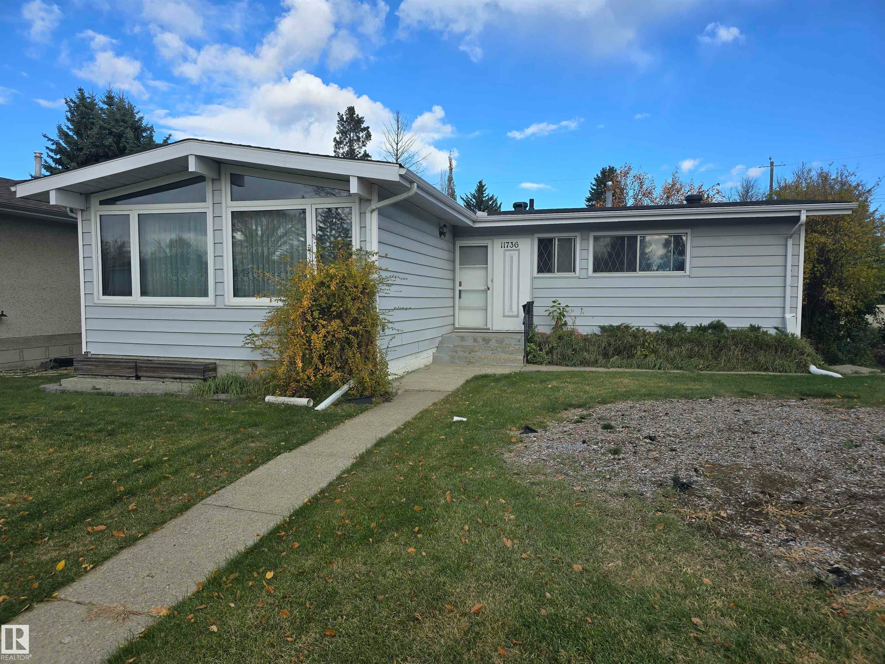 11736 43 Avenue, Edmonton, AB, T6J 0Y7