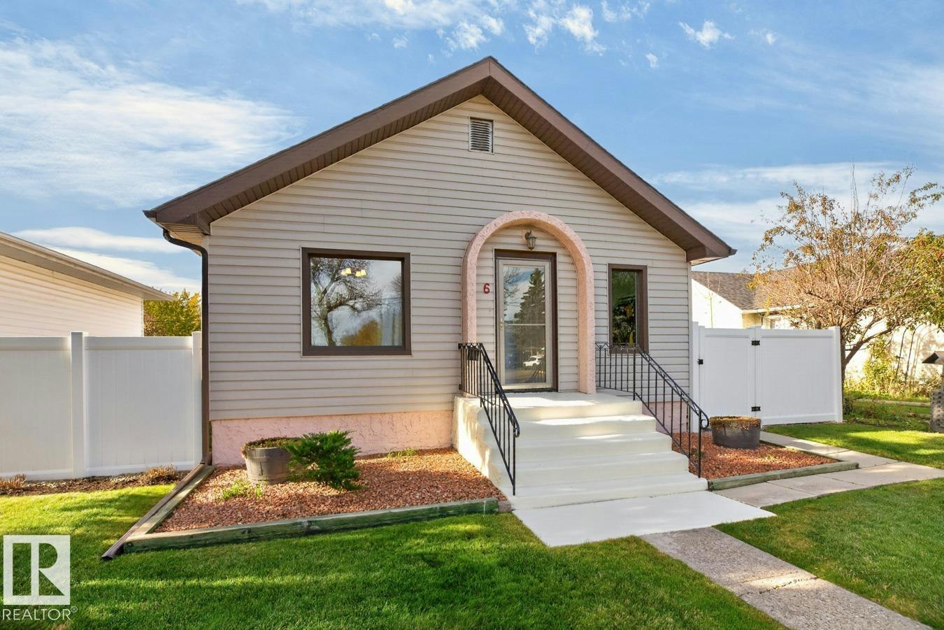 6 Mont Clare Place, St. Albert, AB, T8N 1K9