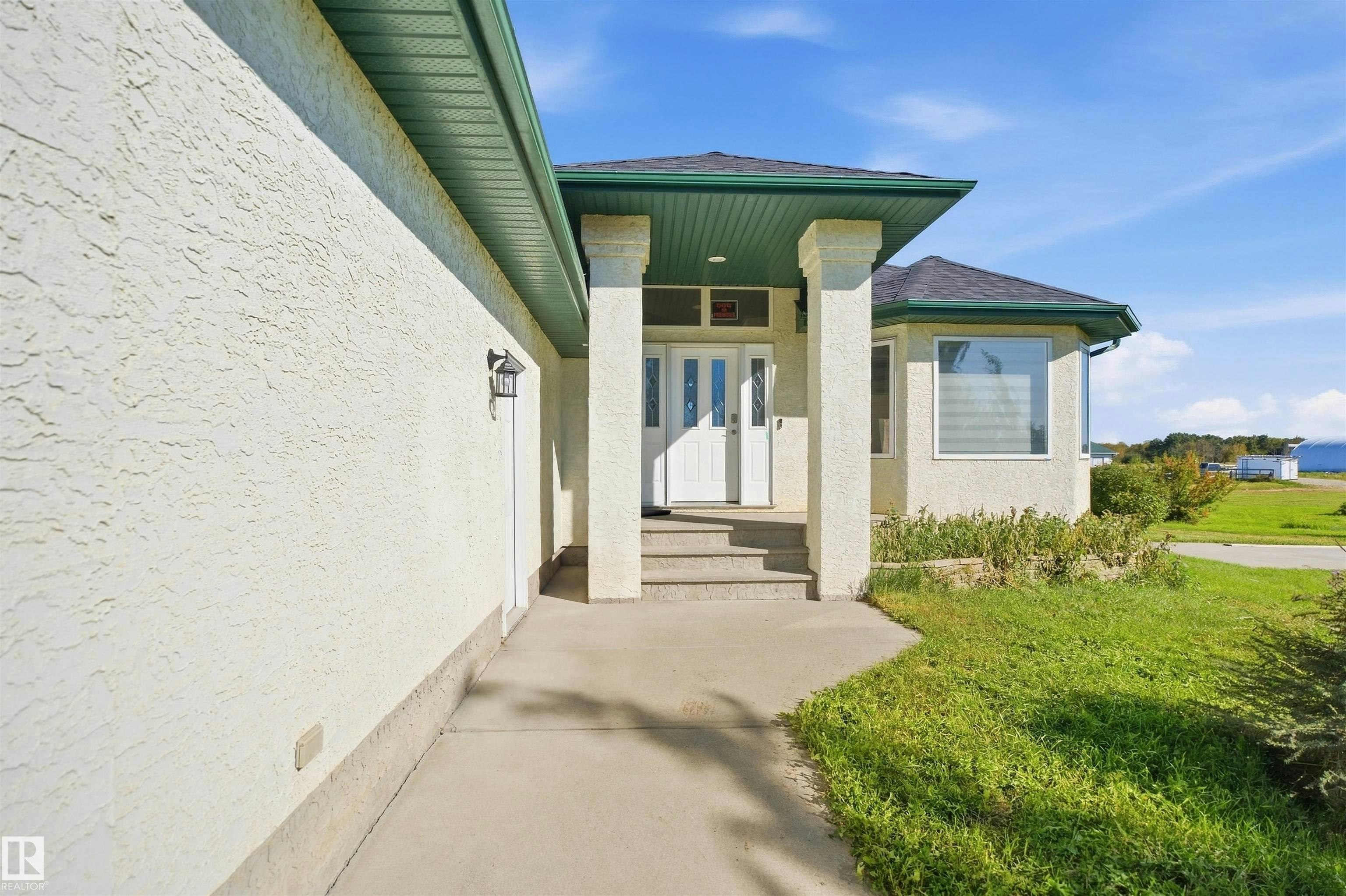 4615 17 Street - 4