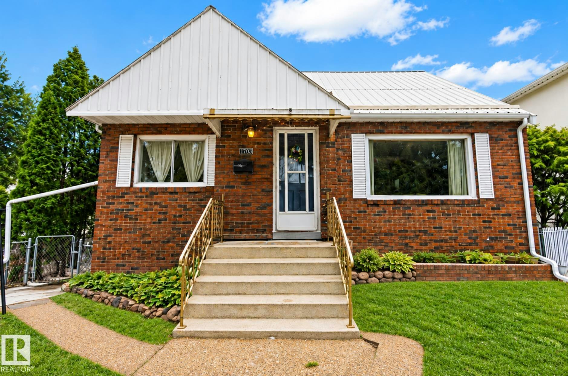 7703 77 Avenue, Edmonton, AB, T6C 0K6