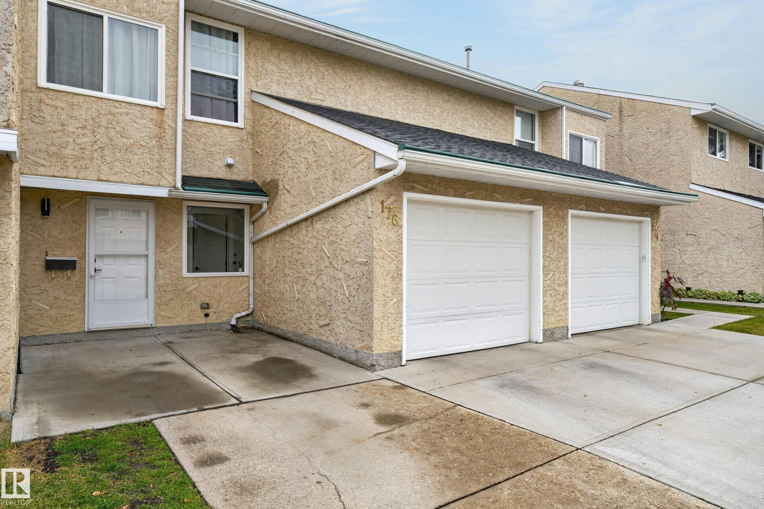 176 Callingwood Place, Edmonton, AB, T5T 2C6