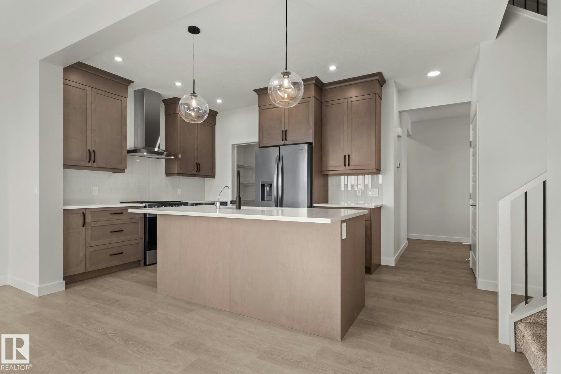2503 Muckleplum Court, Edmonton, AB, T6X 3K1