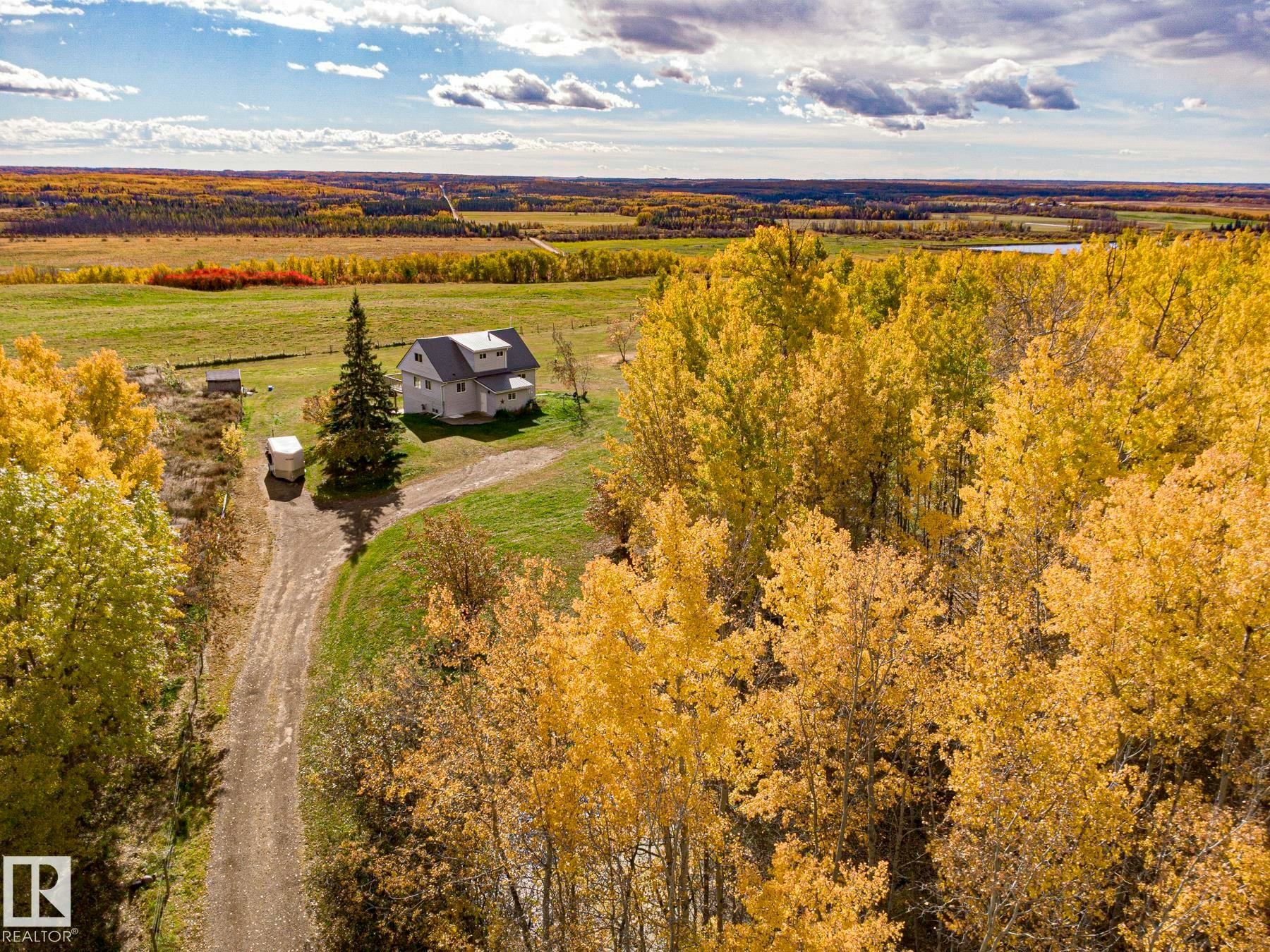 203-1414 Hwy 37, Rural Lac Ste. Anne County, AB, T0E 1V0