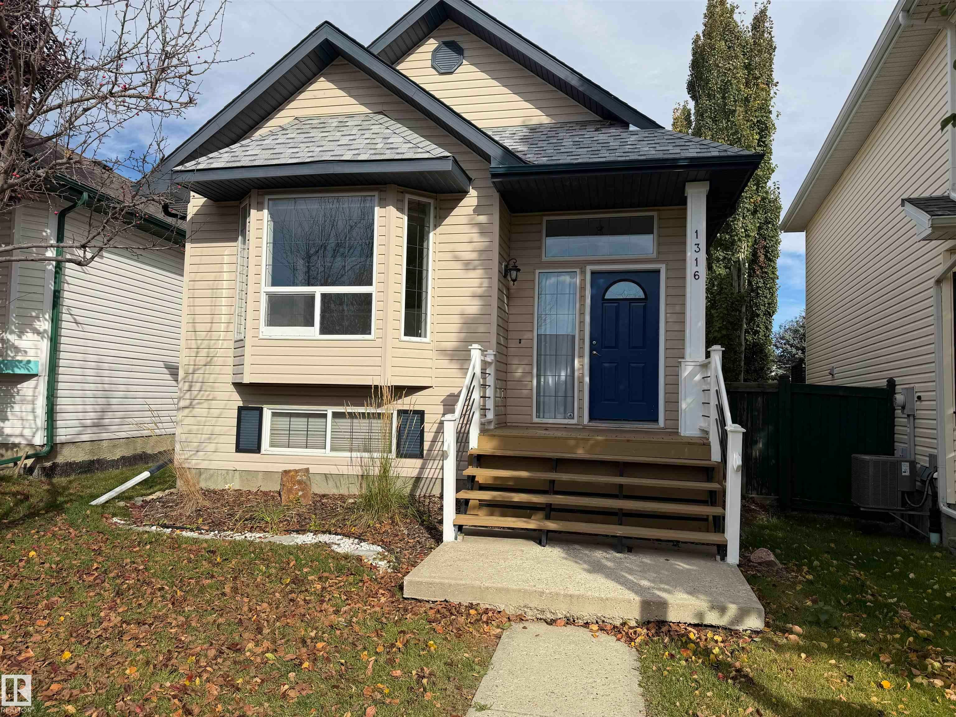 1316 Grant Way, Edmonton, AB, T5T 6M8