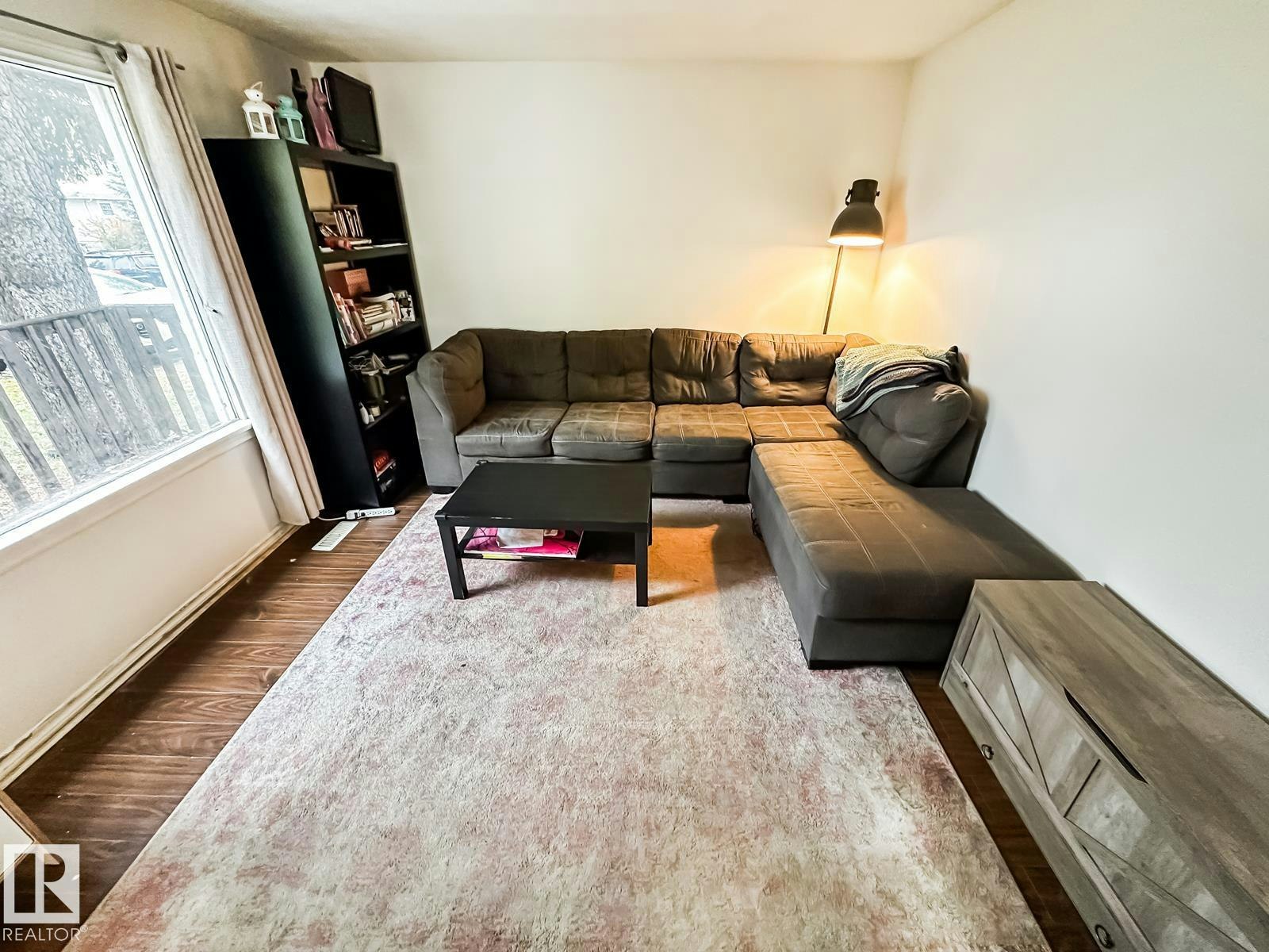 12114 106 Street, Edmonton, AB, T5G 2R8 - 6