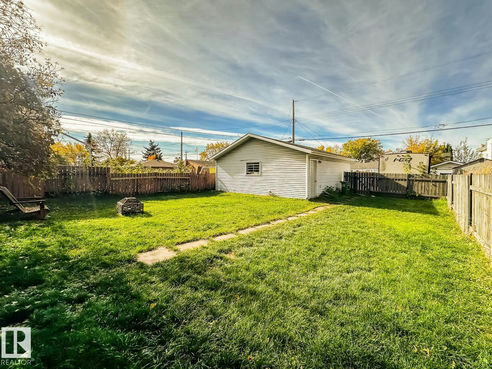 12114 106 Street, Edmonton, AB, T5G 2R8 - 33