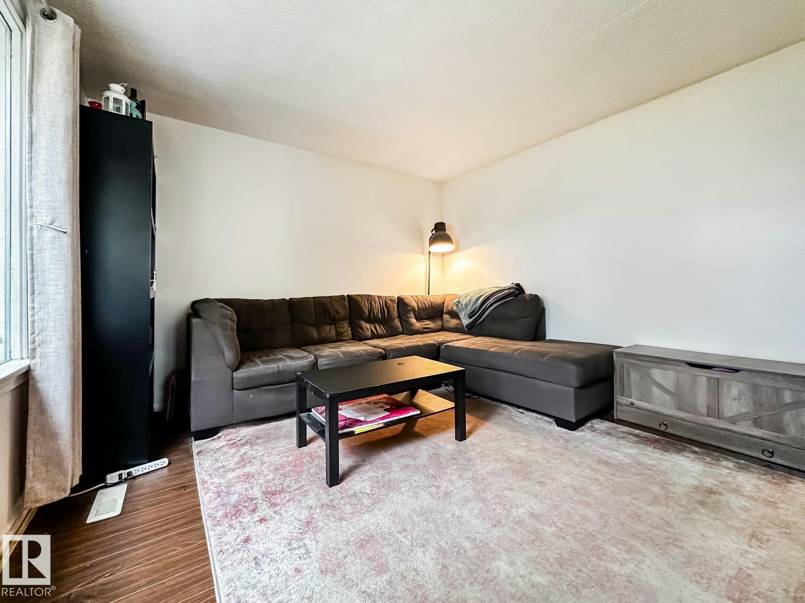 12114 106 Street, Edmonton, AB, T5G 2R8 - 7