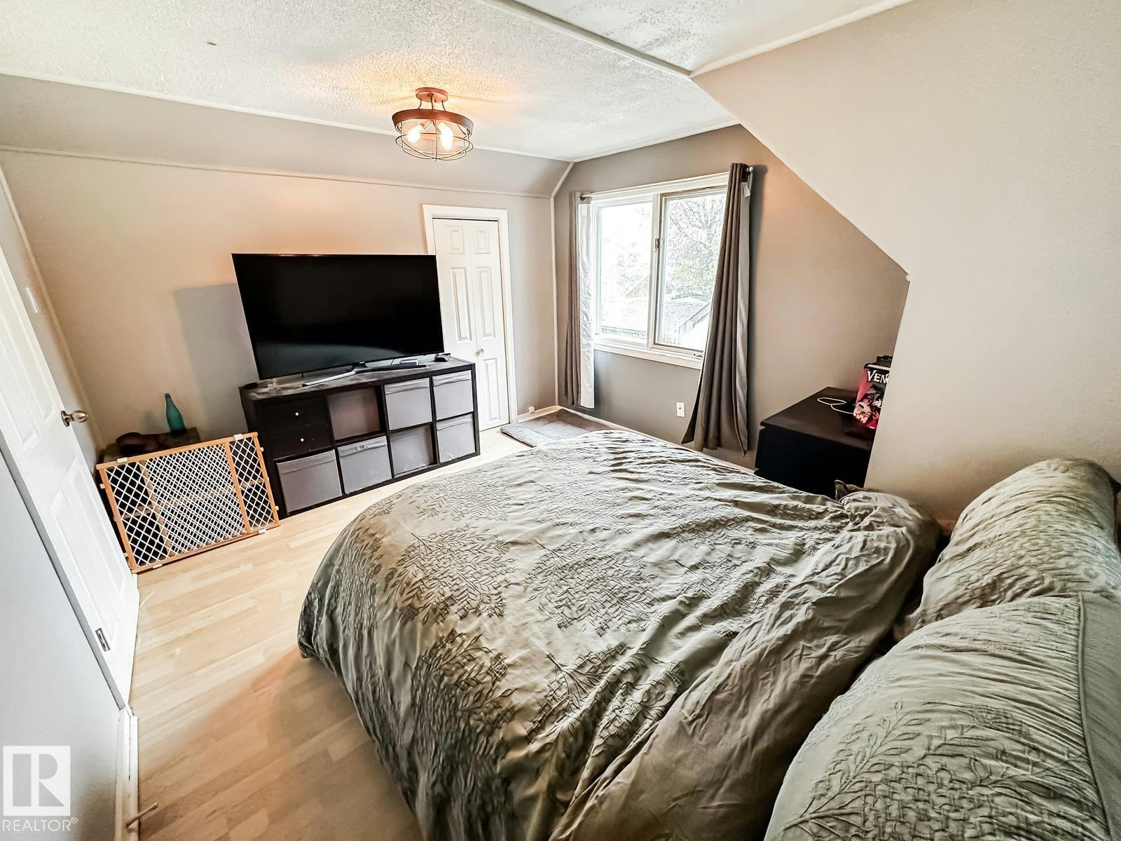 12114 106 Street, Edmonton, AB, T5G 2R8 - 23
