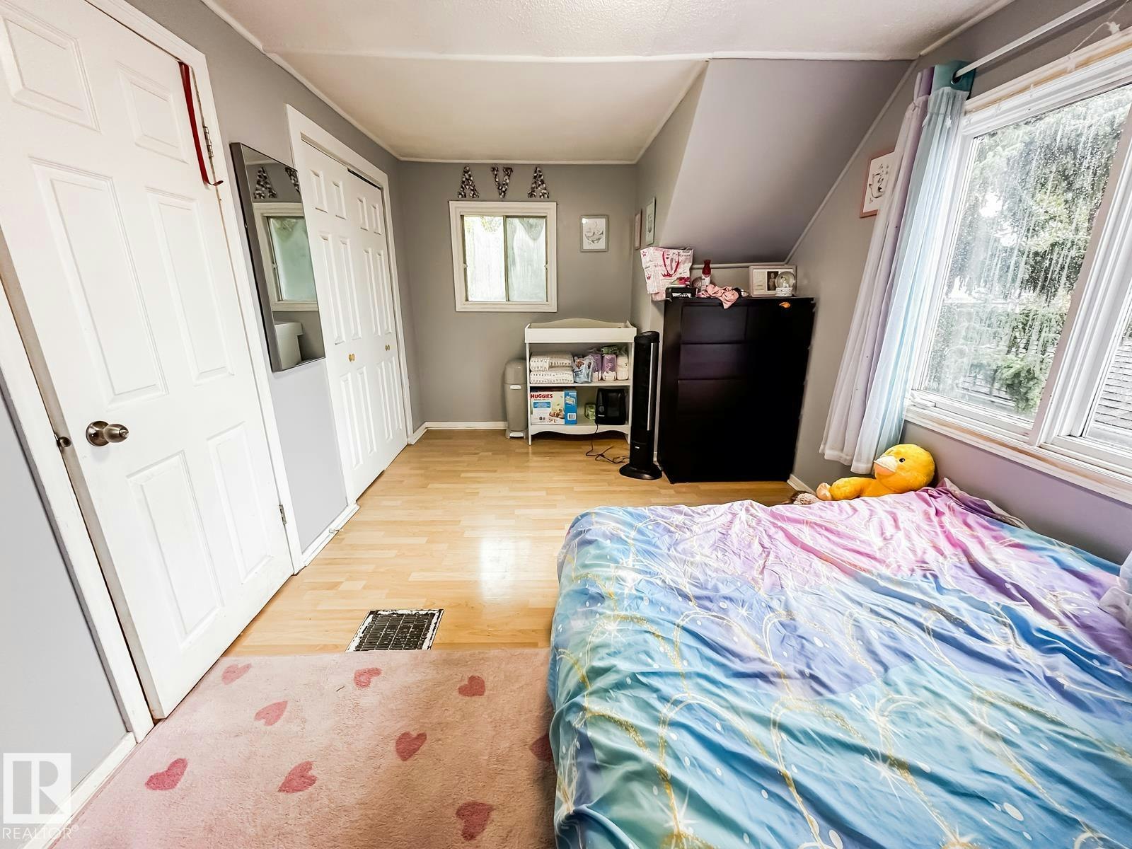 12114 106 Street, Edmonton, AB, T5G 2R8 - 26