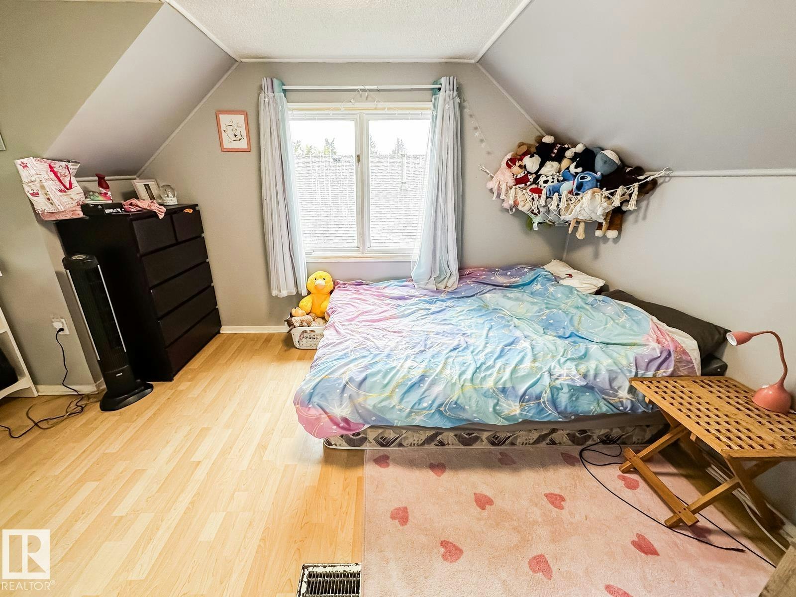 12114 106 Street, Edmonton, AB, T5G 2R8 - 24