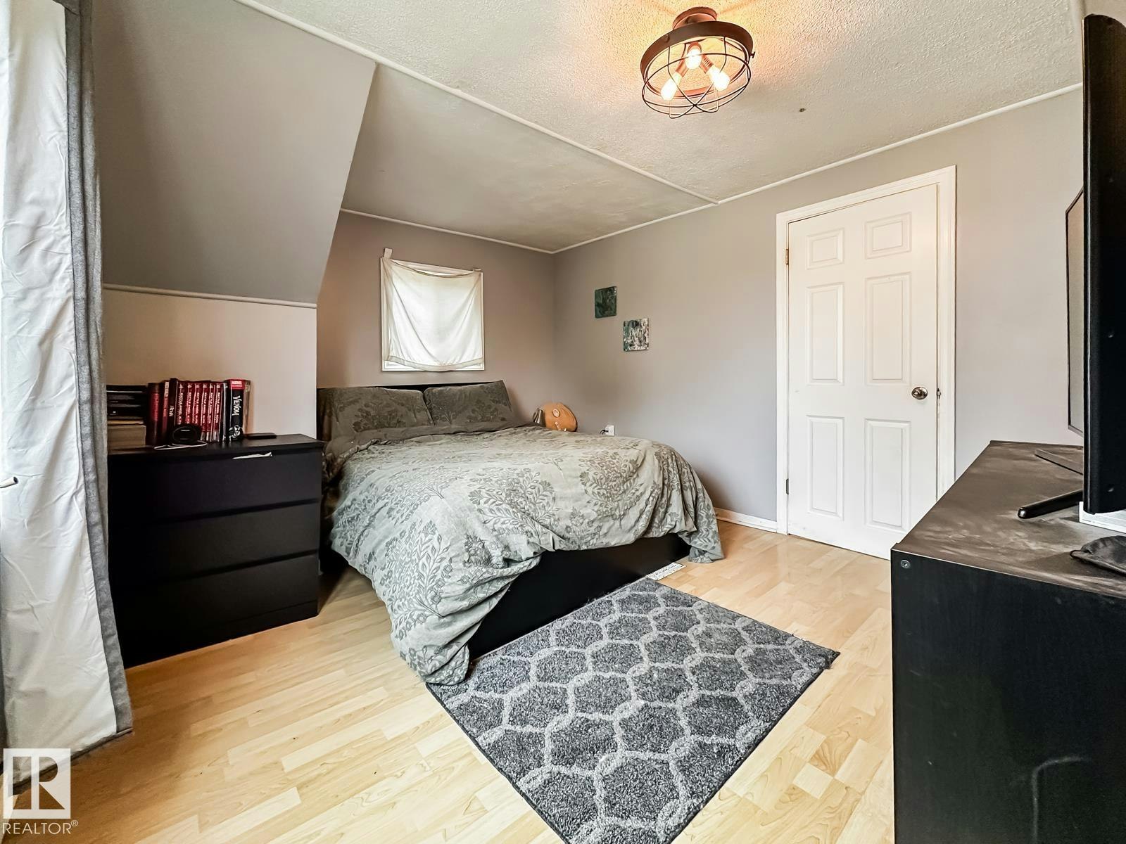 12114 106 Street, Edmonton, AB, T5G 2R8 - 22