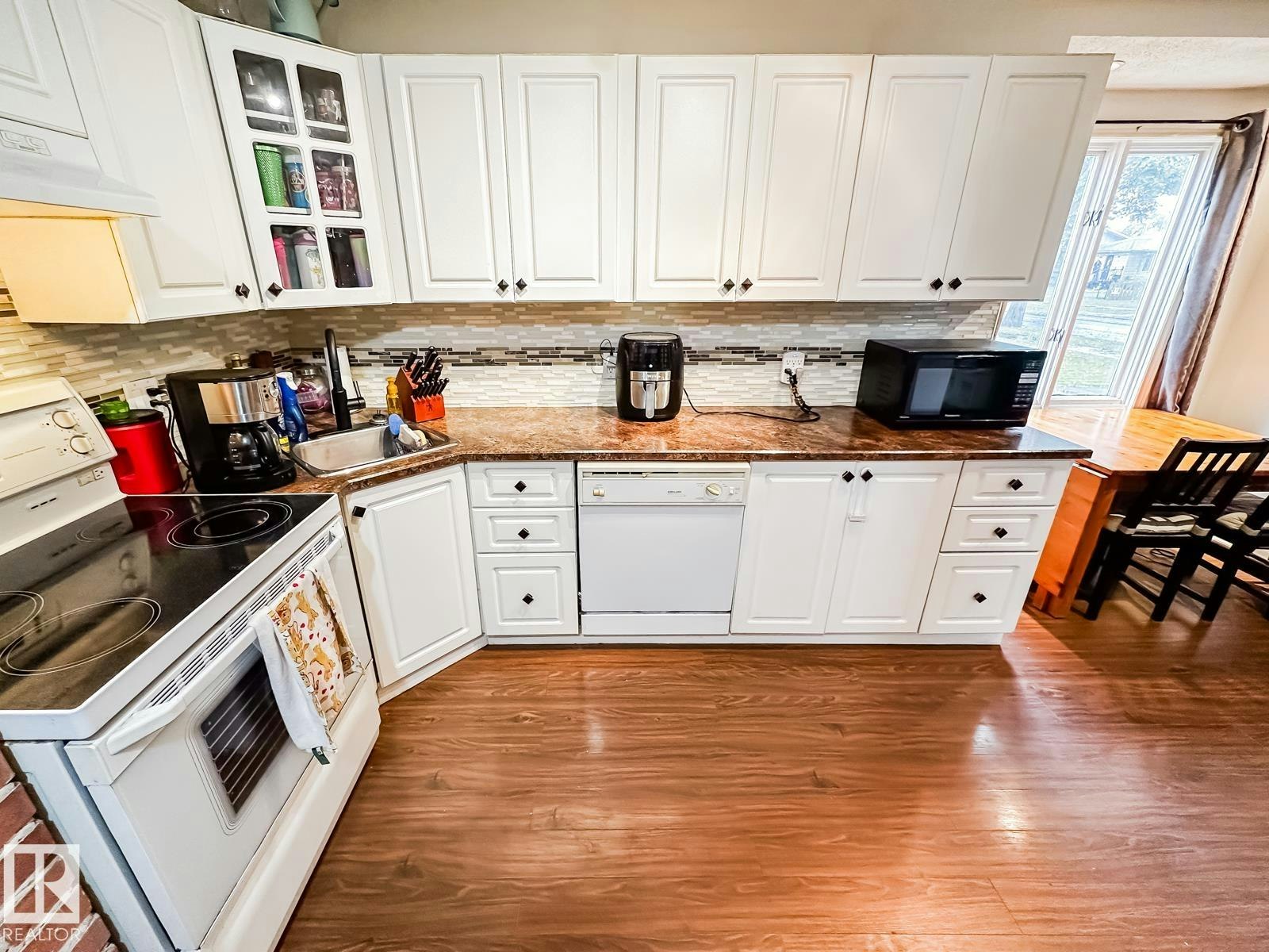 12114 106 Street, Edmonton, AB, T5G 2R8 - 12