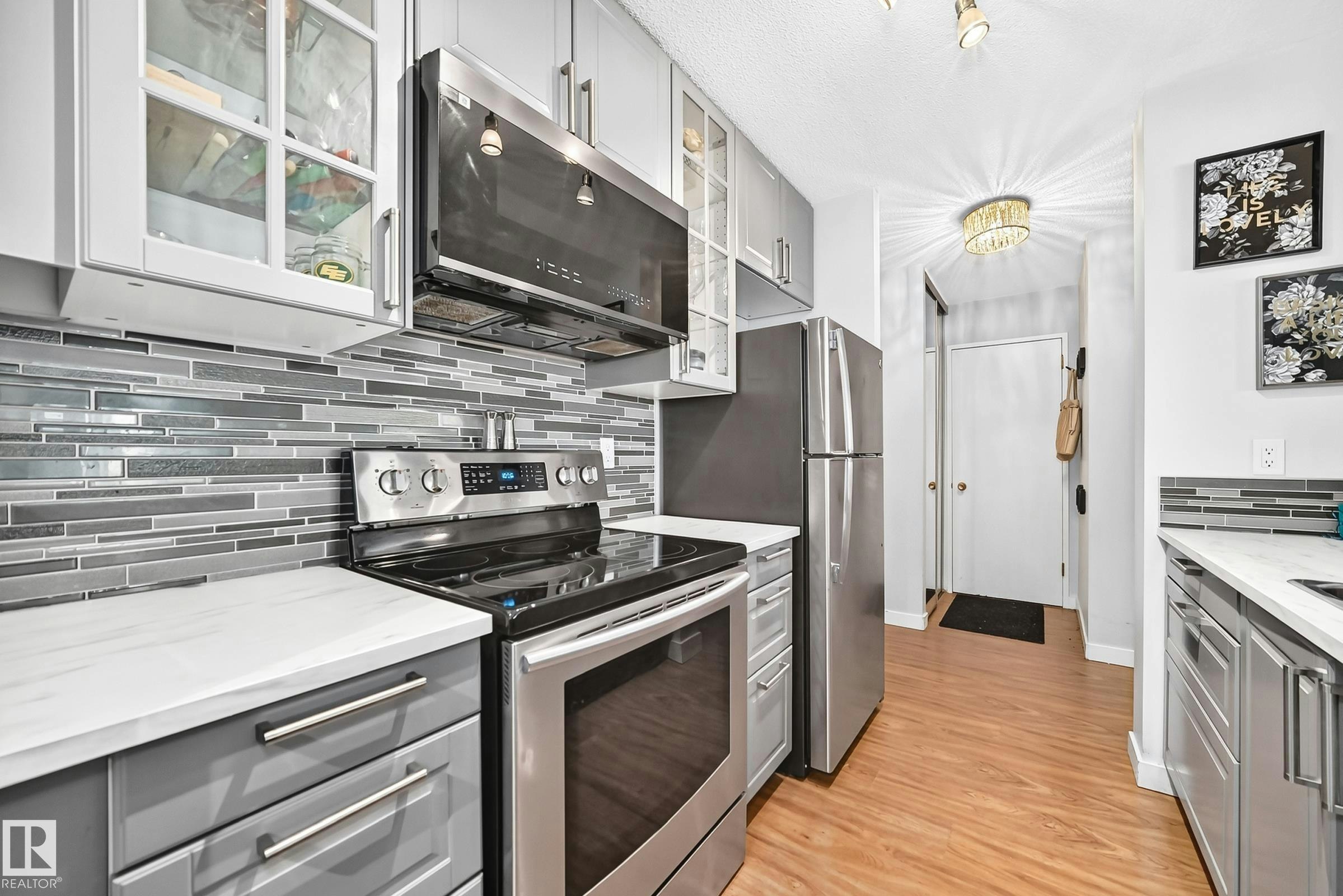 407-9835 113 Street, Edmonton, AB, T5K 1N4