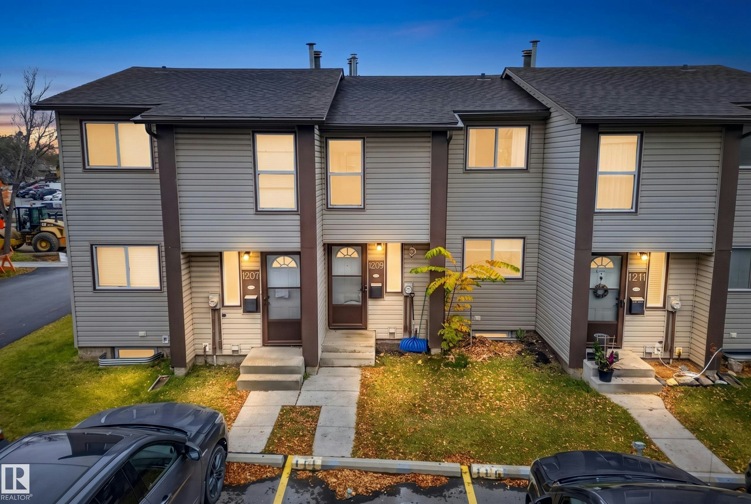 1209 Hooke Road, Edmonton, AB, T5A 4A5