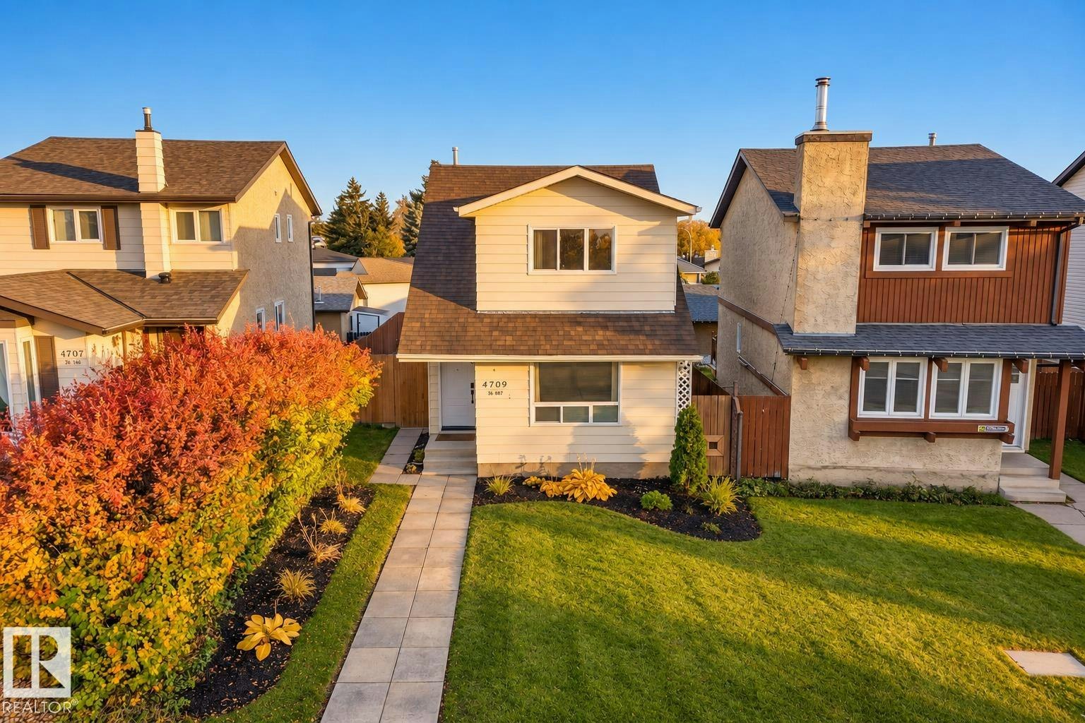 4709 26 Avenue, Edmonton, AB, T6L 4W4