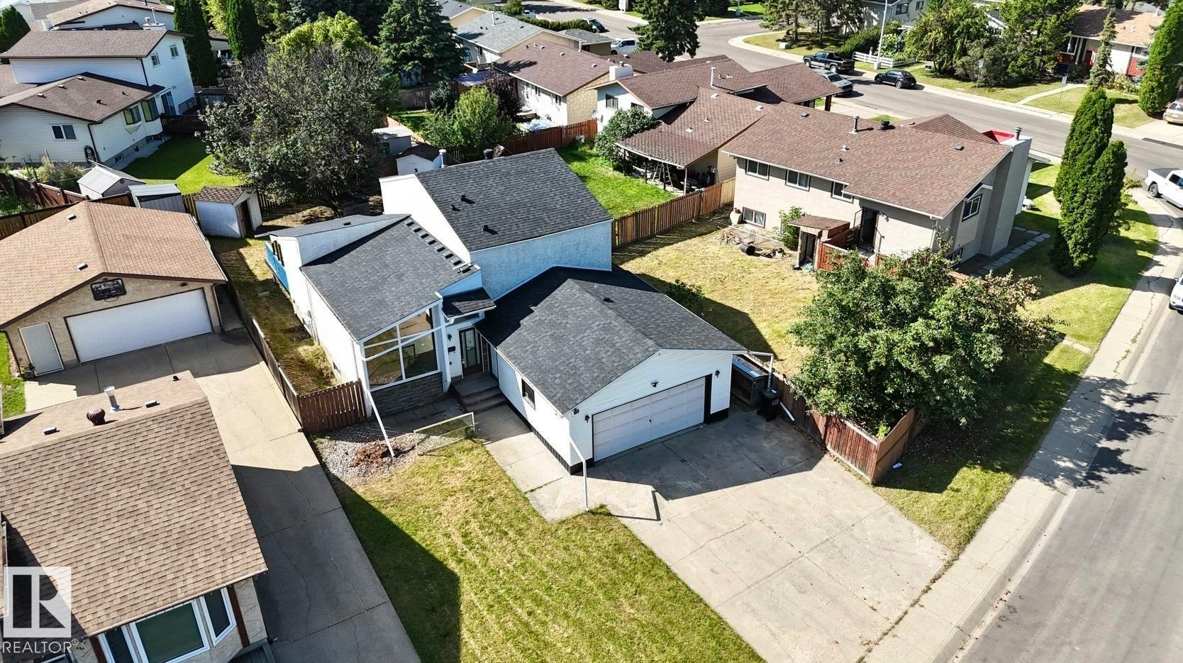 1768 48a Street, Edmonton, AB, T6L 2Y1