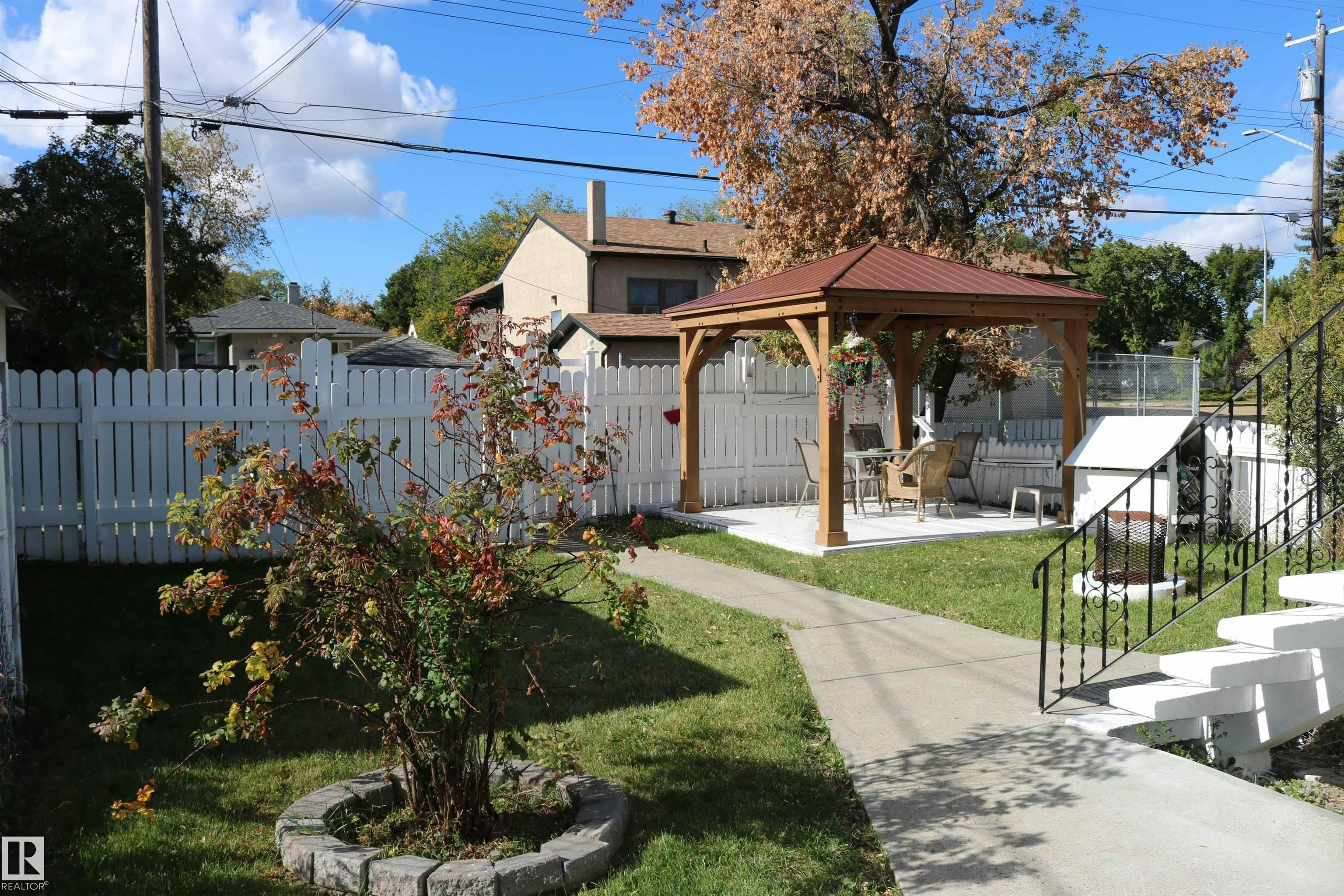 11624 82 Street, Edmonton, AB, T5B 1P8