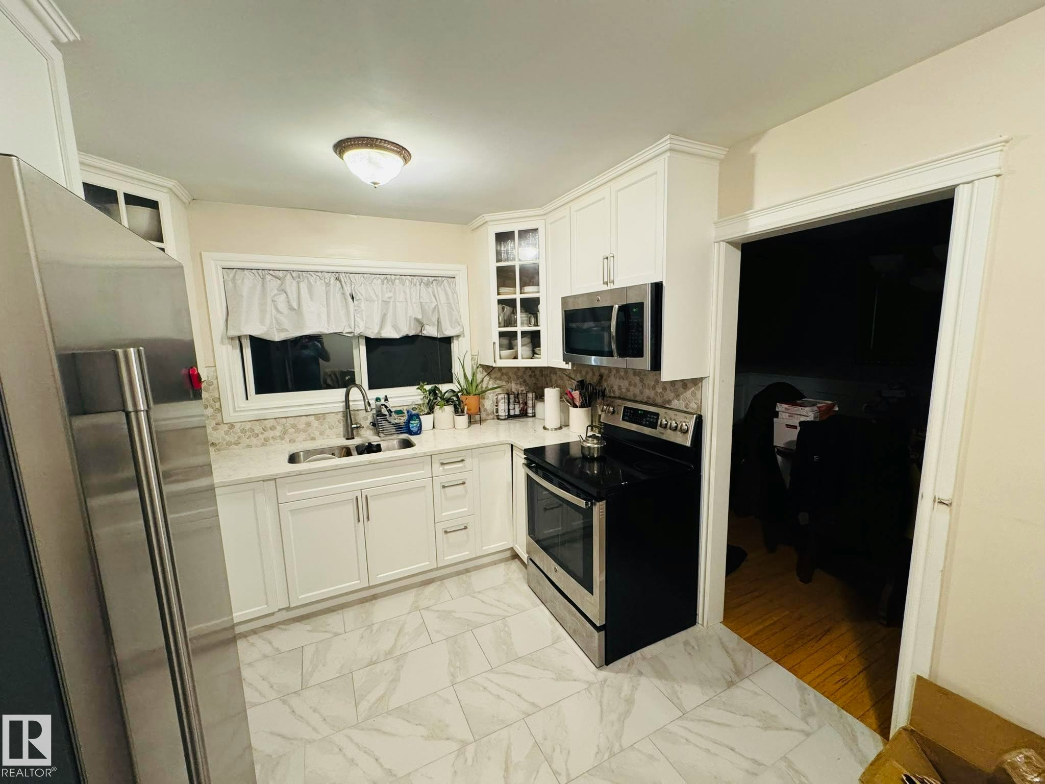8416 145 Avenue, Edmonton, AB, T5E 2J2