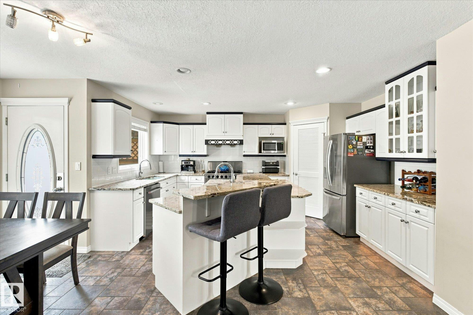 1312 116 Street, Edmonton, AB, T6J 7B3