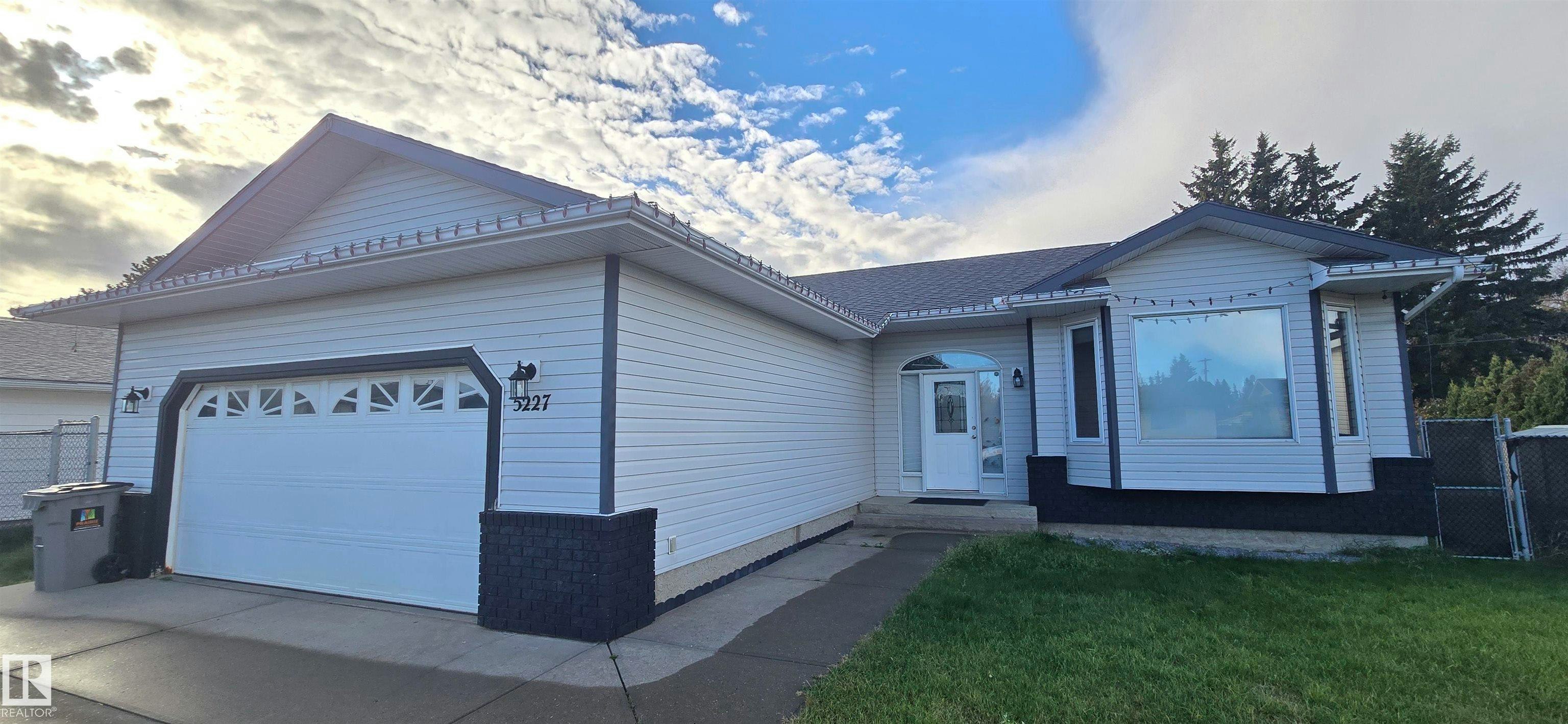 5227 54 Avenue, Mundare, AB, T0B 3H0