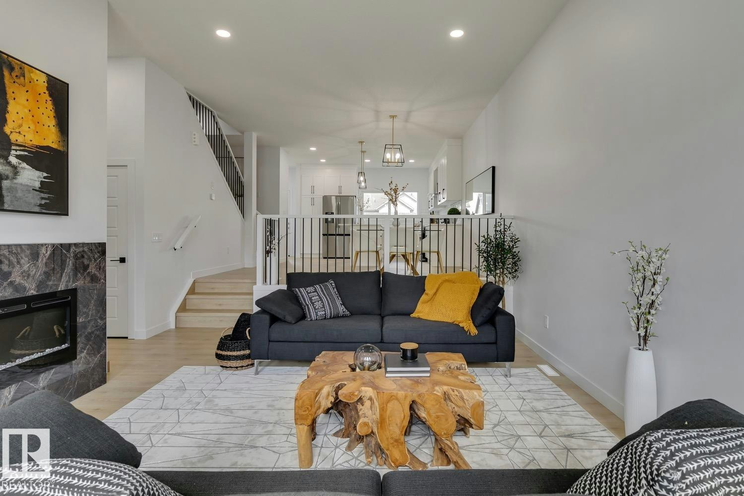 10249 92a Avenue NW - 4