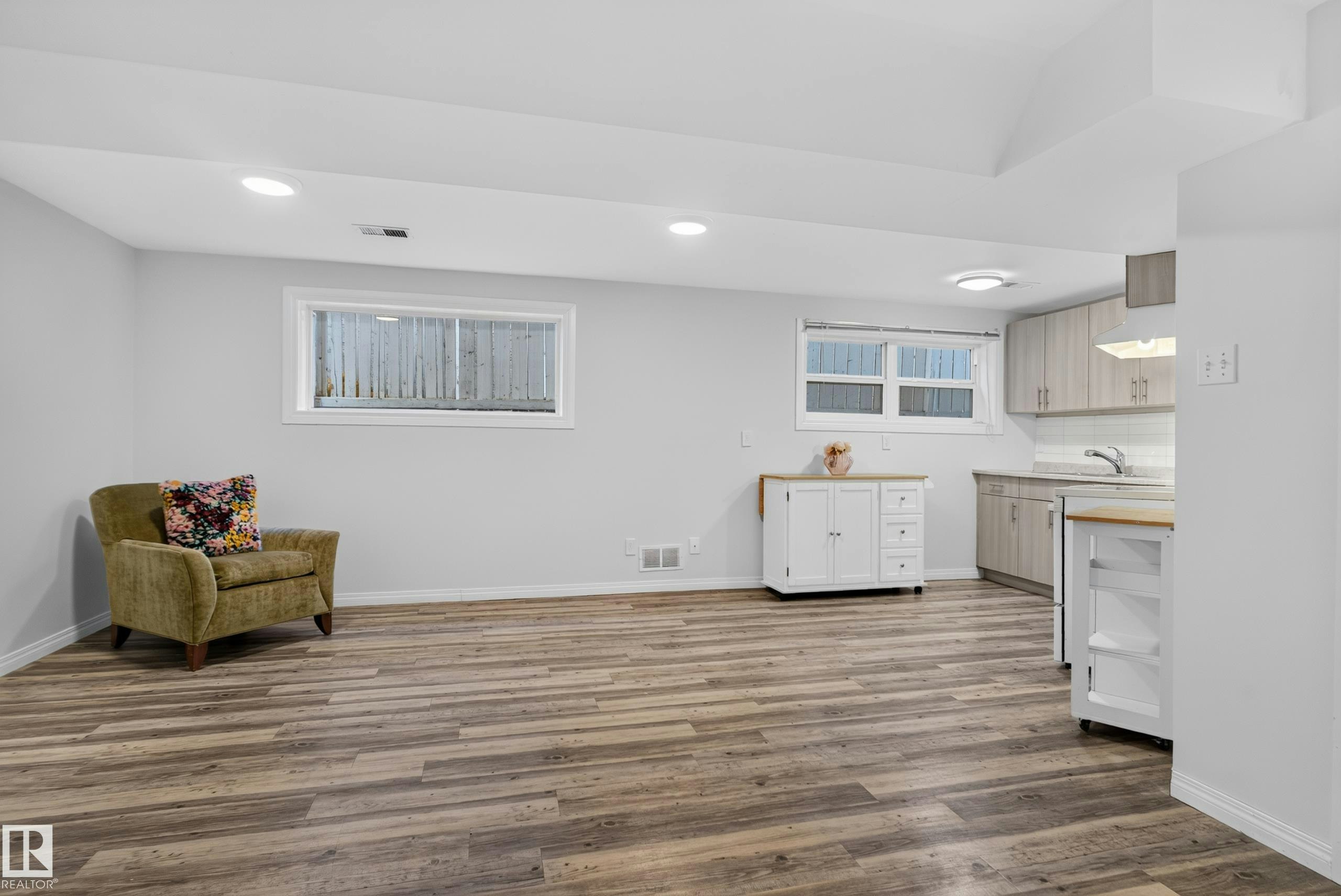9814 79 Street NW, Edmonton, AB, T6A 3G1 - 17