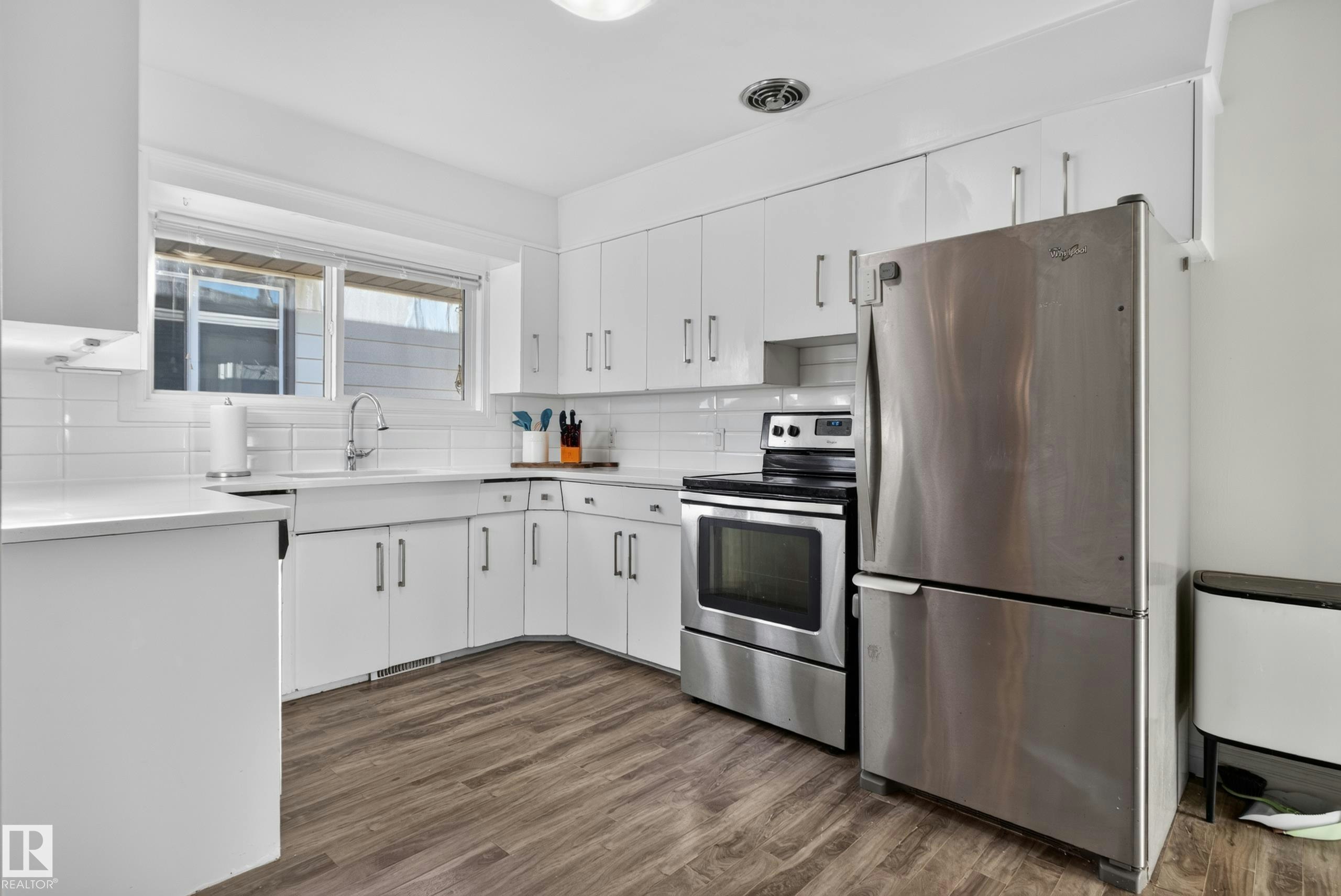 9814 79 Street NW, Edmonton, AB, T6A 3G1 - 8