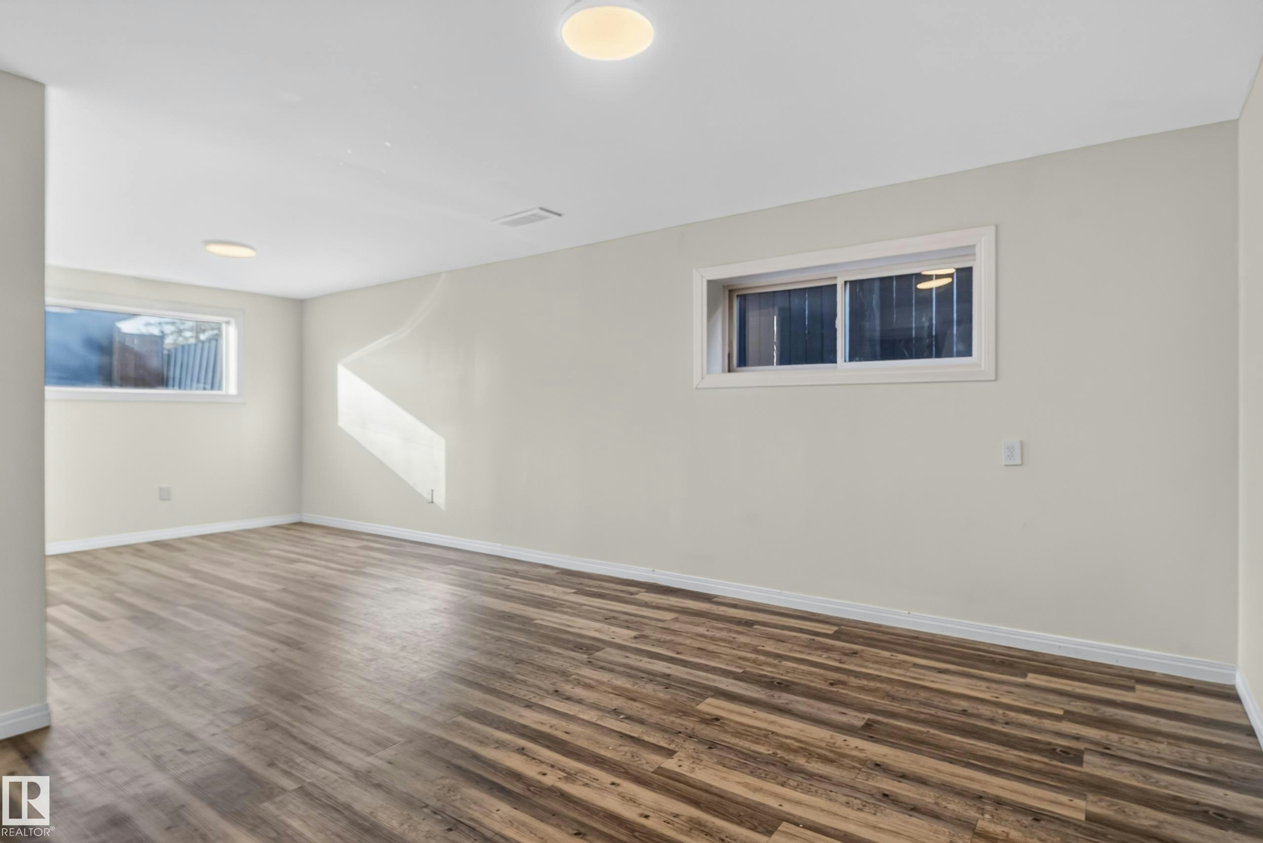 9814 79 Street NW, Edmonton, AB, T6A 3G1 - 23